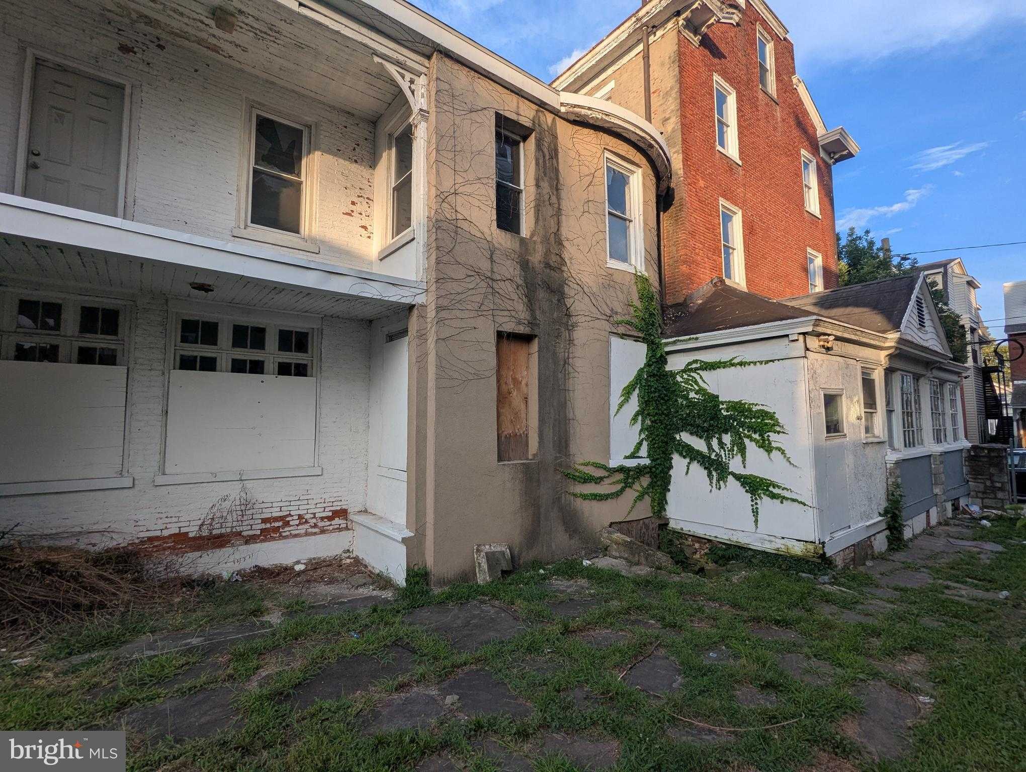 1009 Dekalb St photo 13