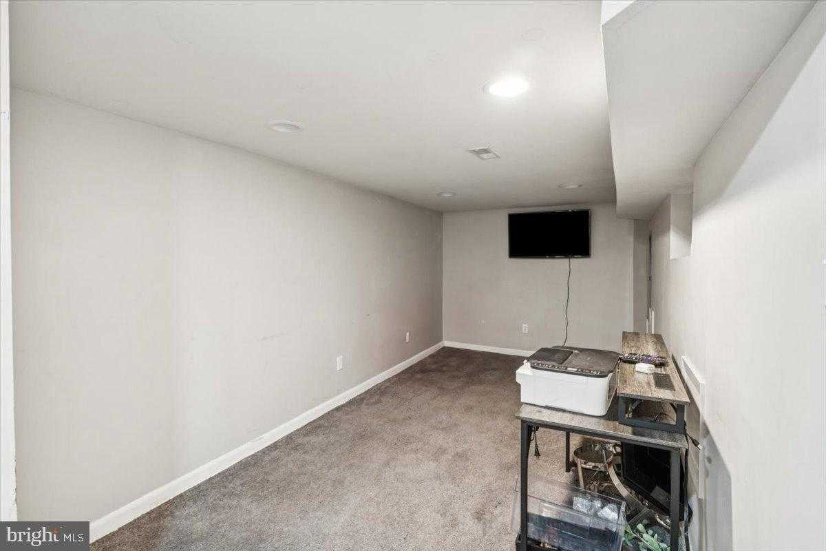 1529 N Robinson St photo 26