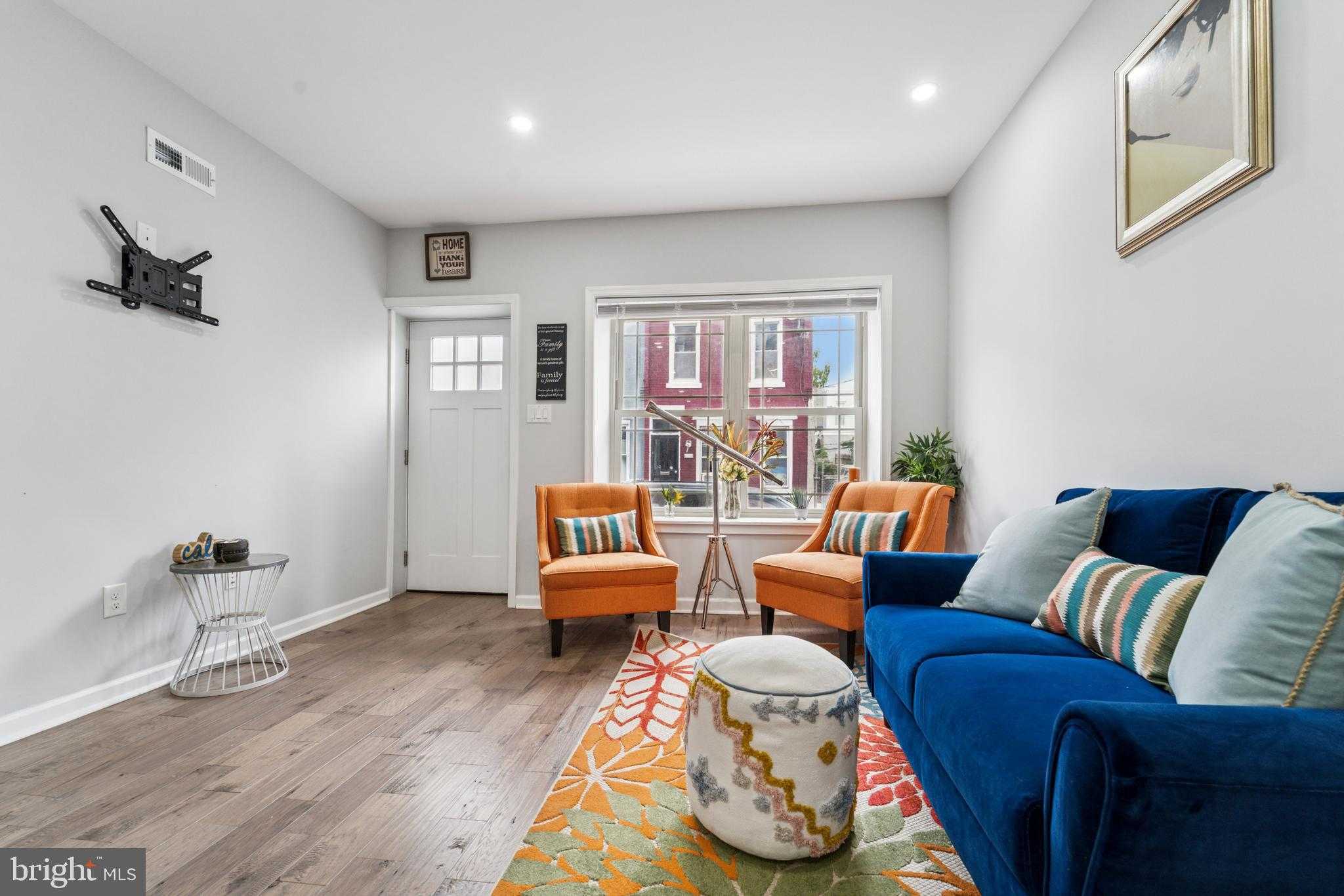 2124 Fernon St photo 4