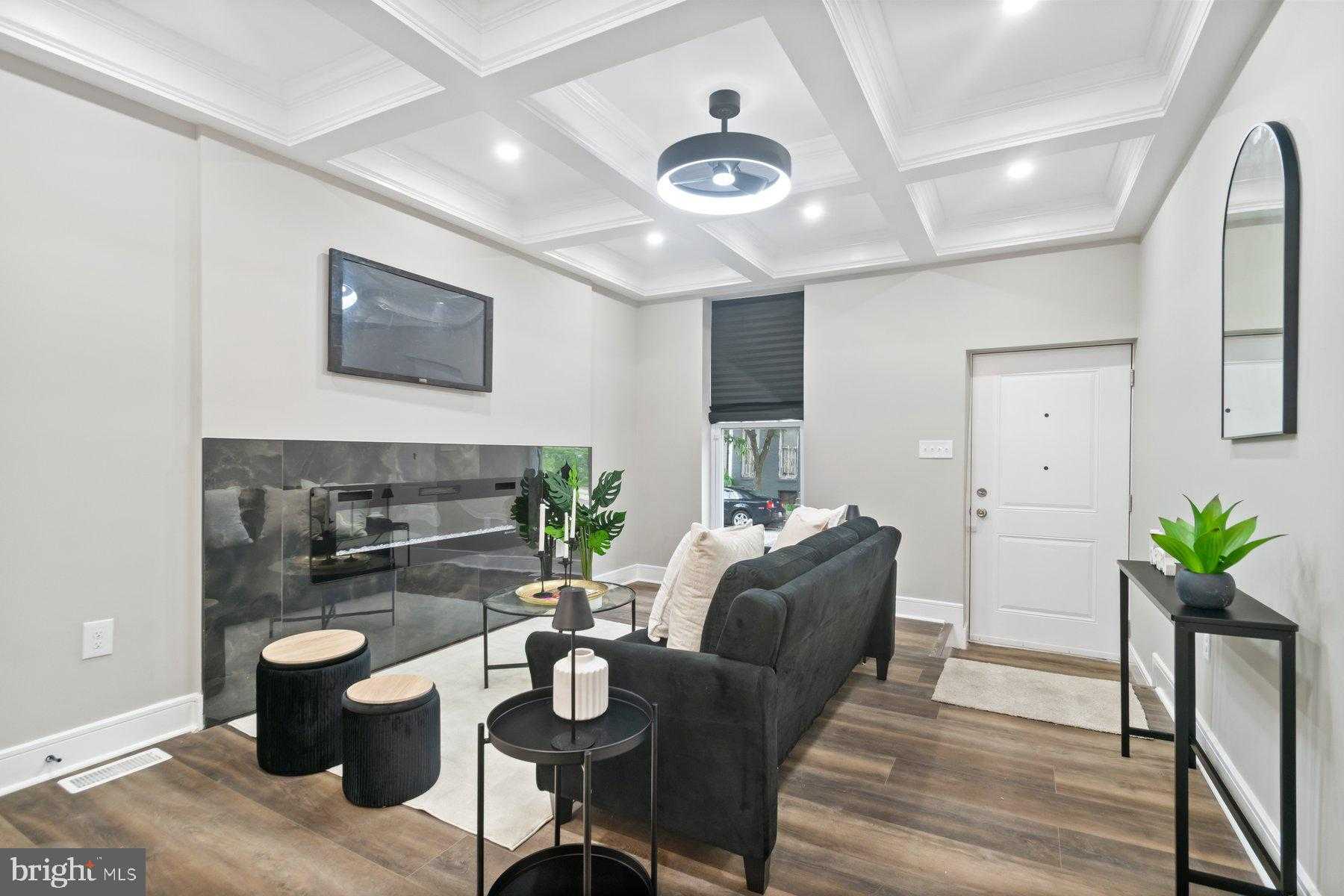 313 N Stricker St photo 3