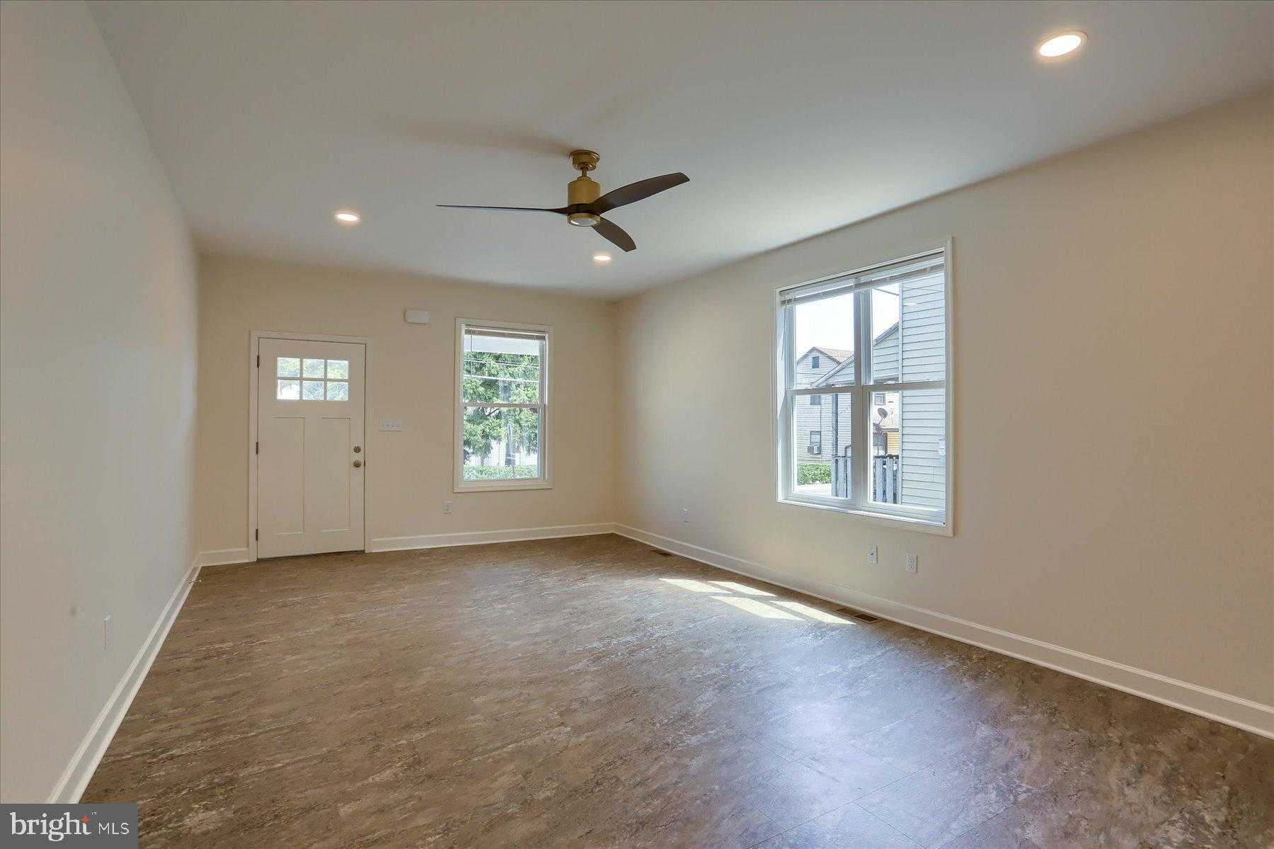 12 S Main St photo 5