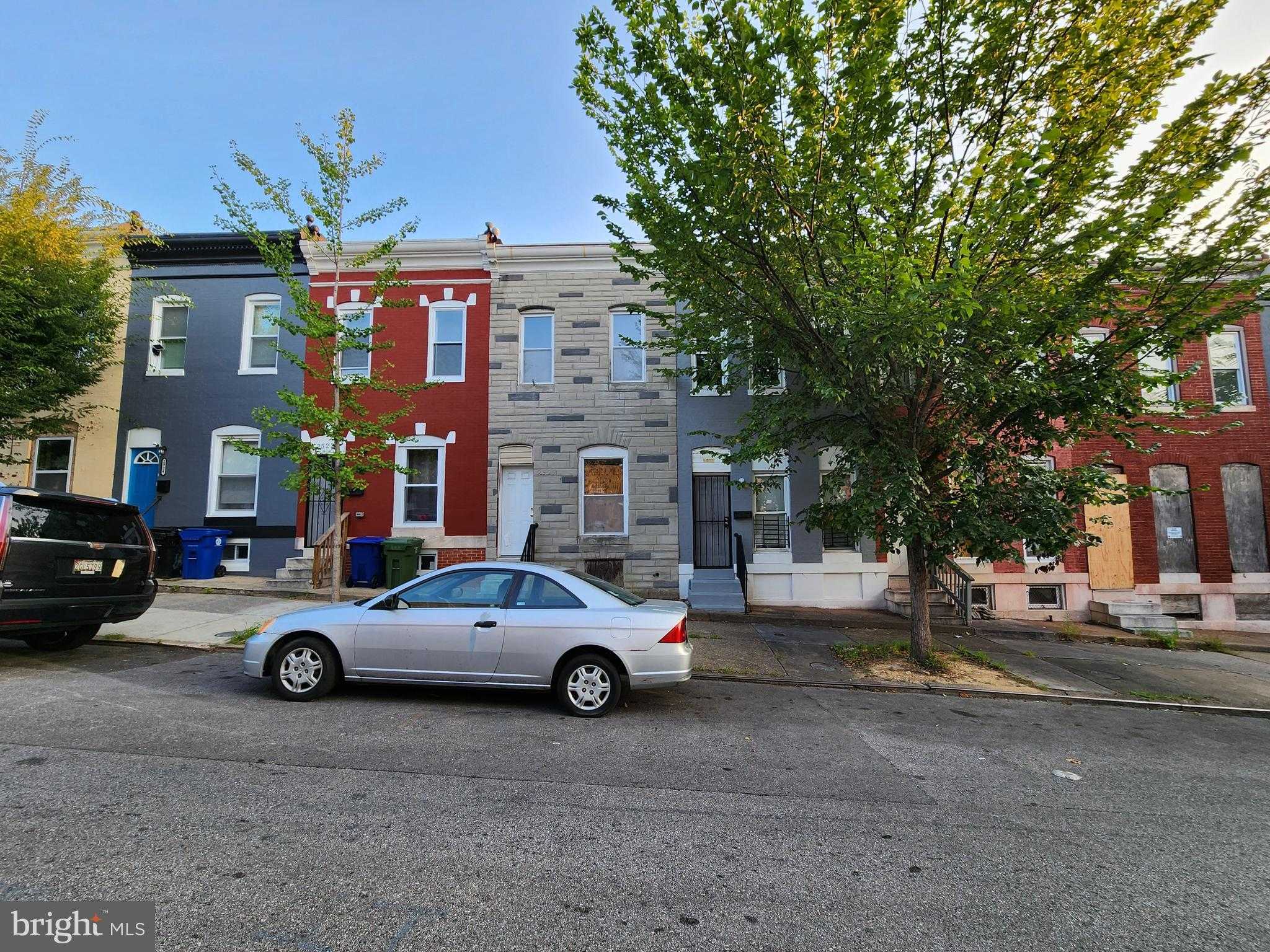 2520 W Fayette St photo 2