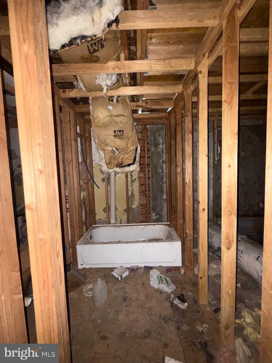 2609 N Waterloo St photo 12