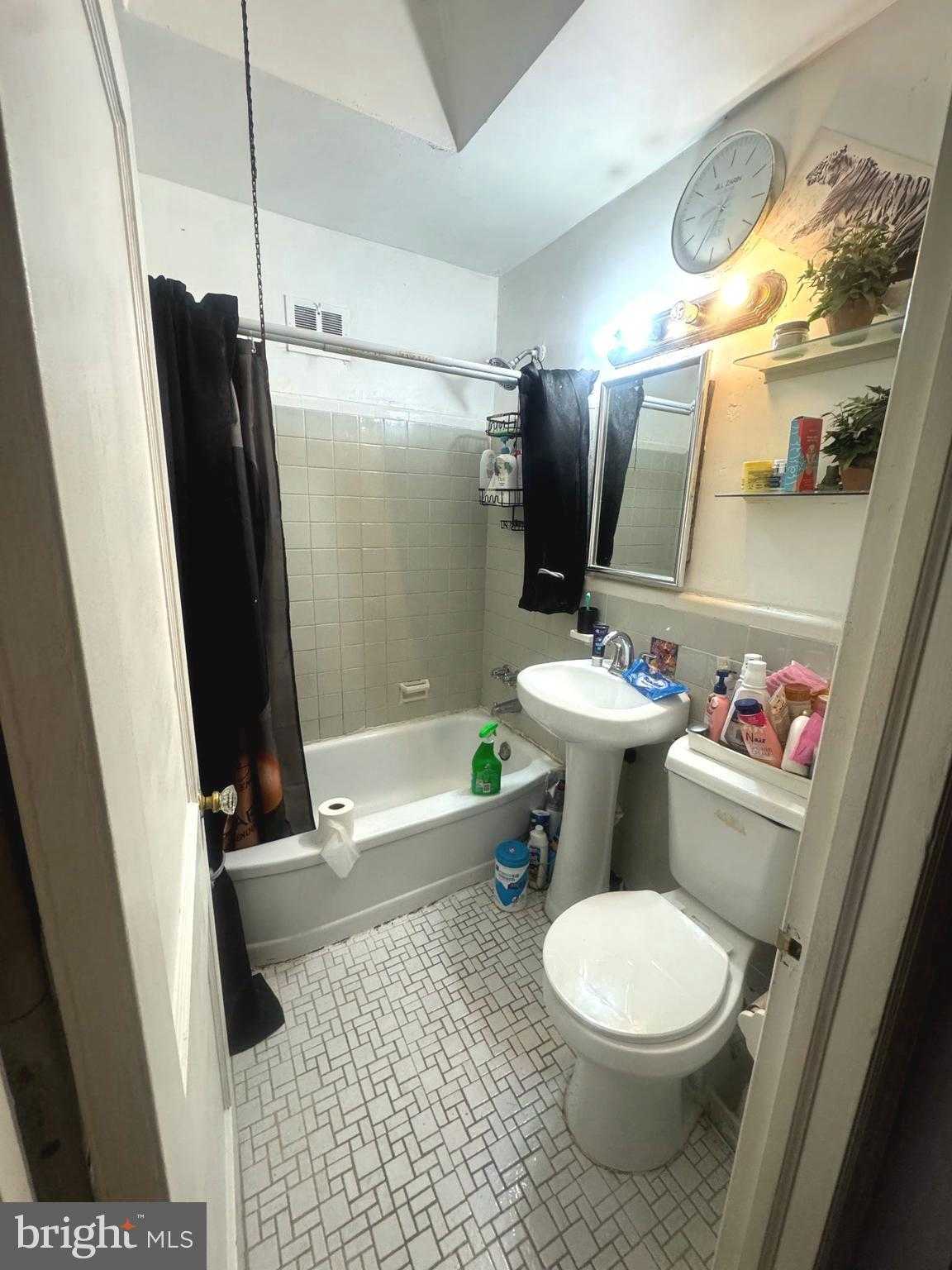 252 Benner St photo 11