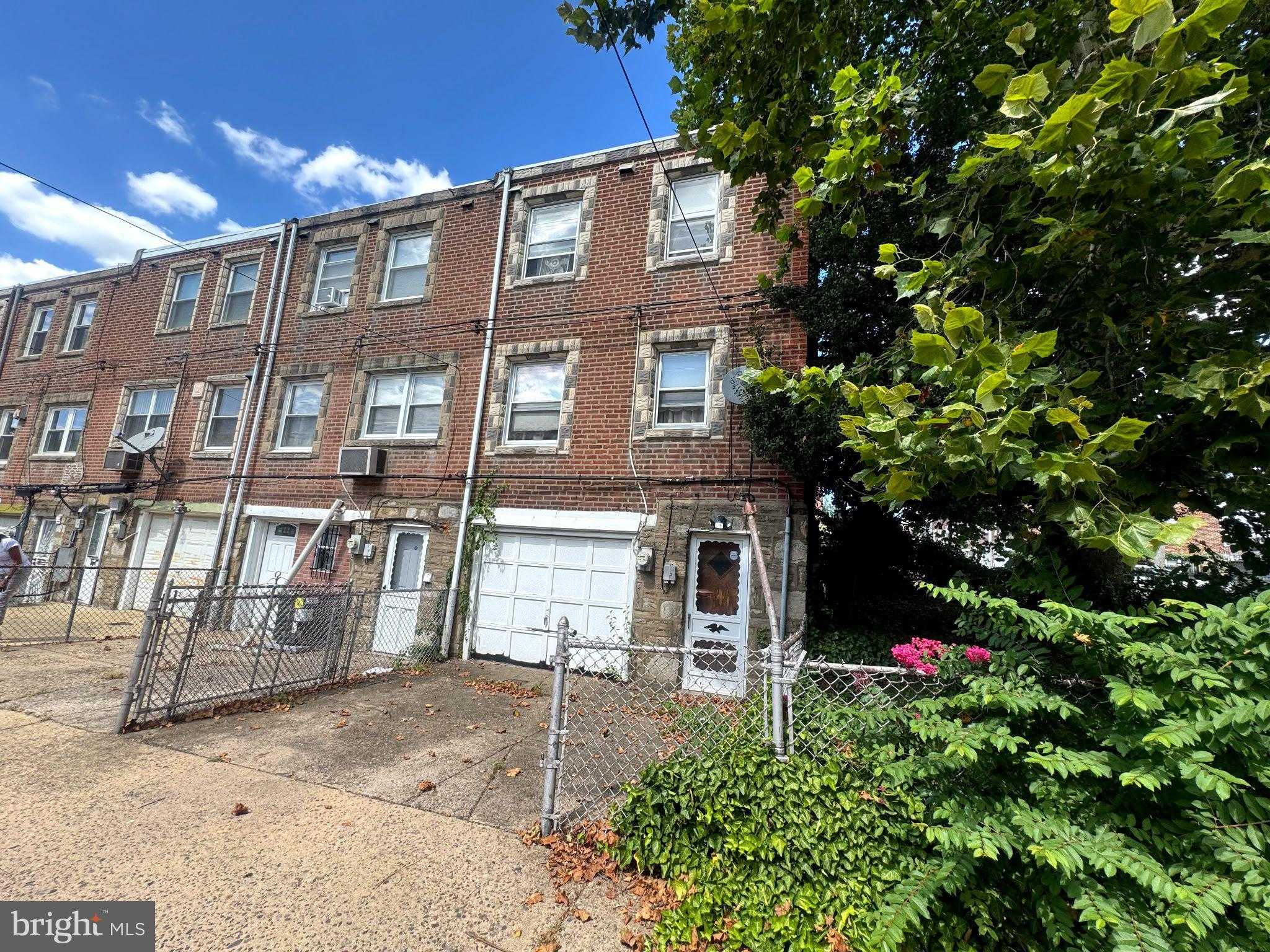 252 Benner St photo 2