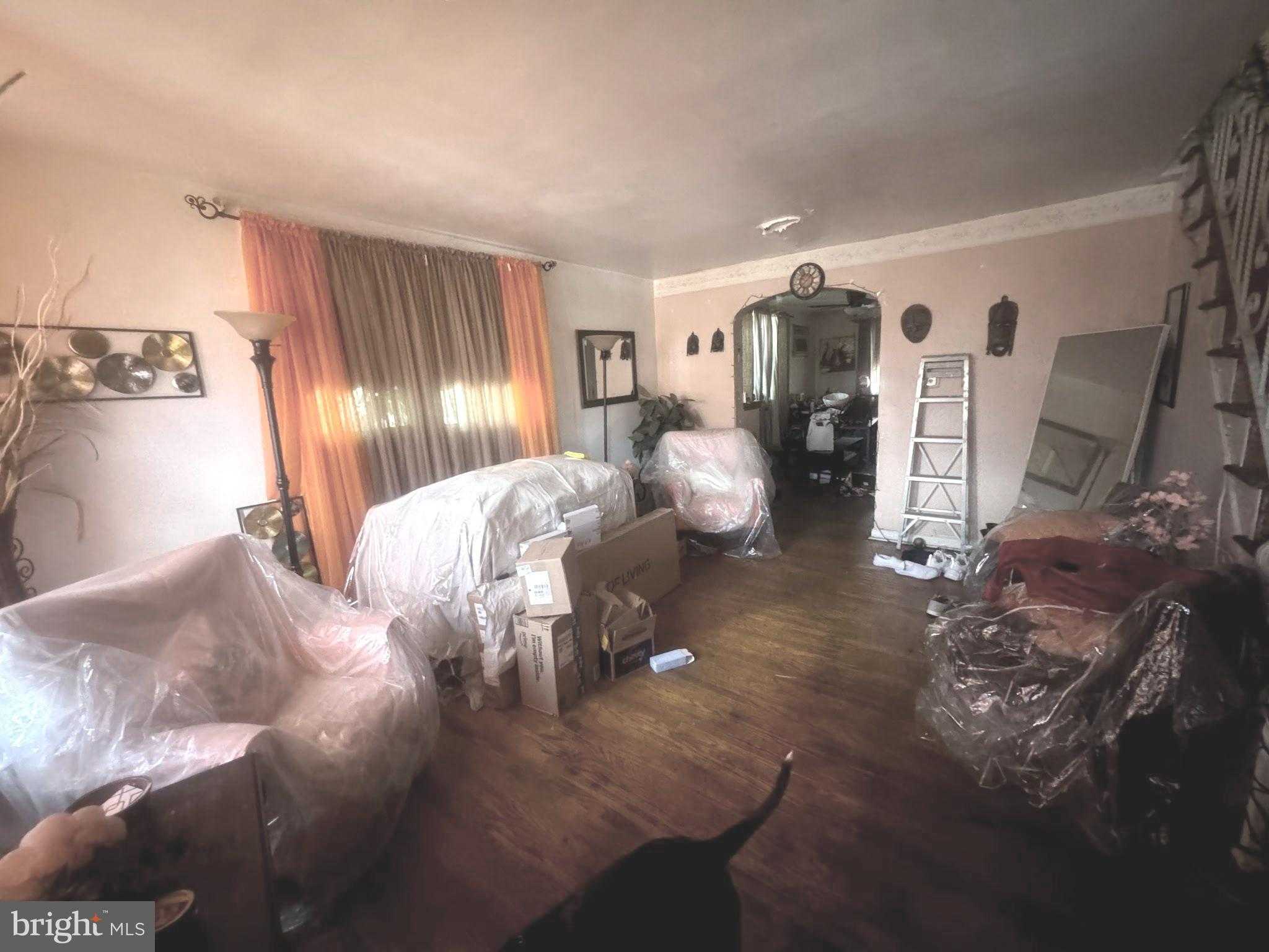 252 Benner St photo 4