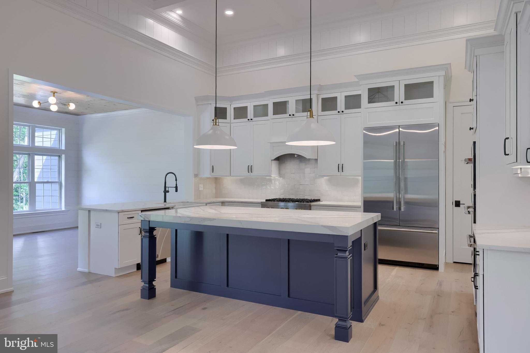 421 Southampton Dr photo 7