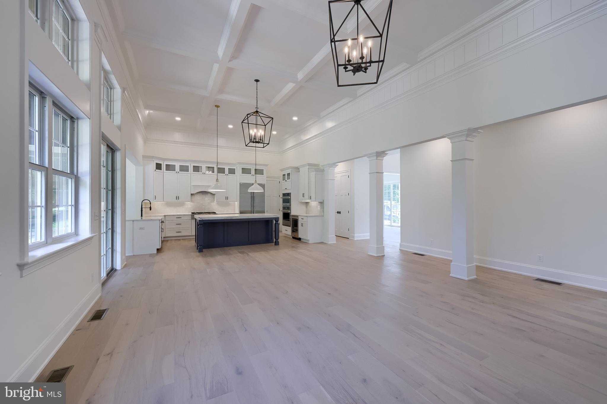 421 Southampton Dr photo 9