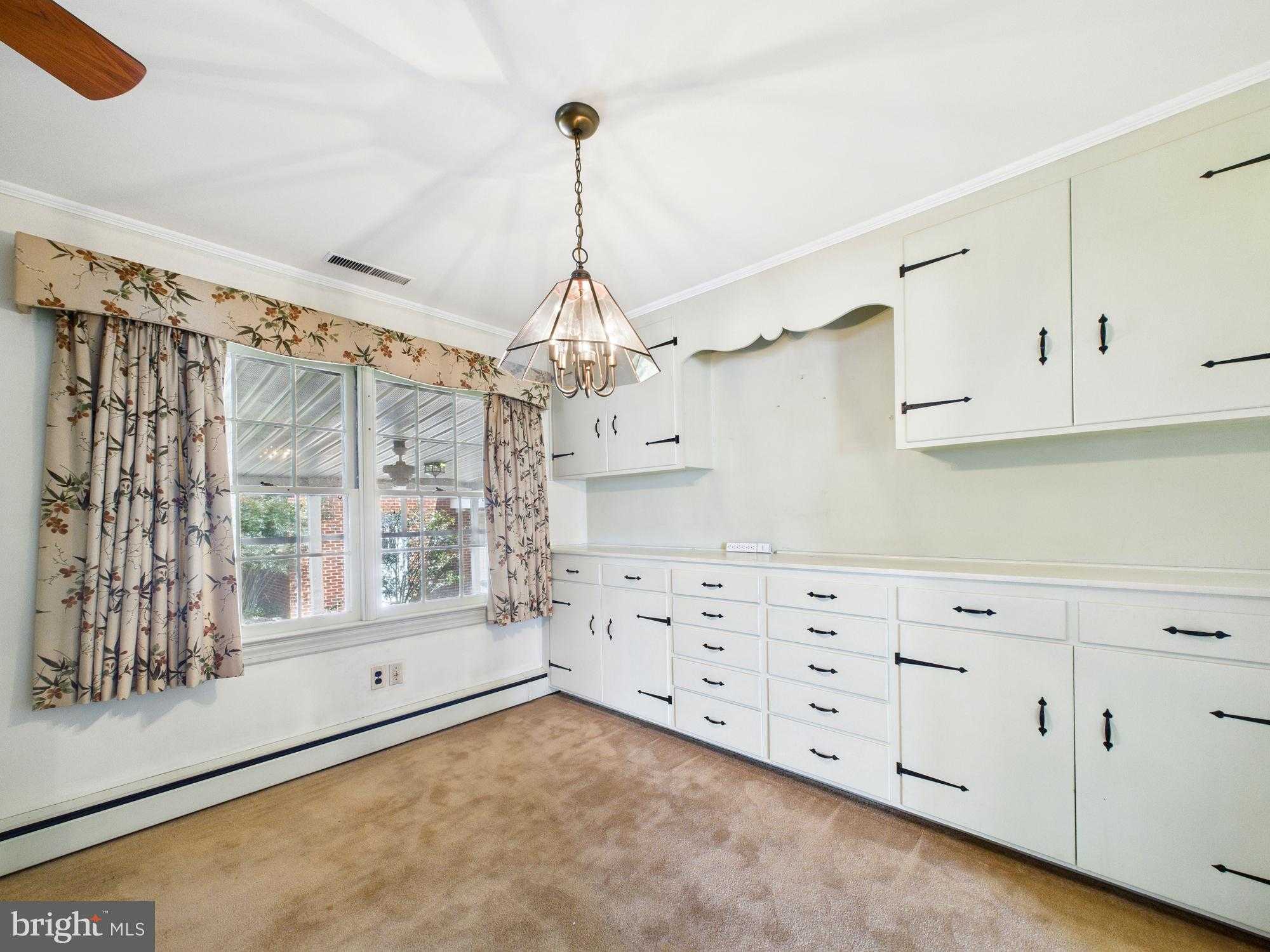 207 Bloomingdale Ave photo 12