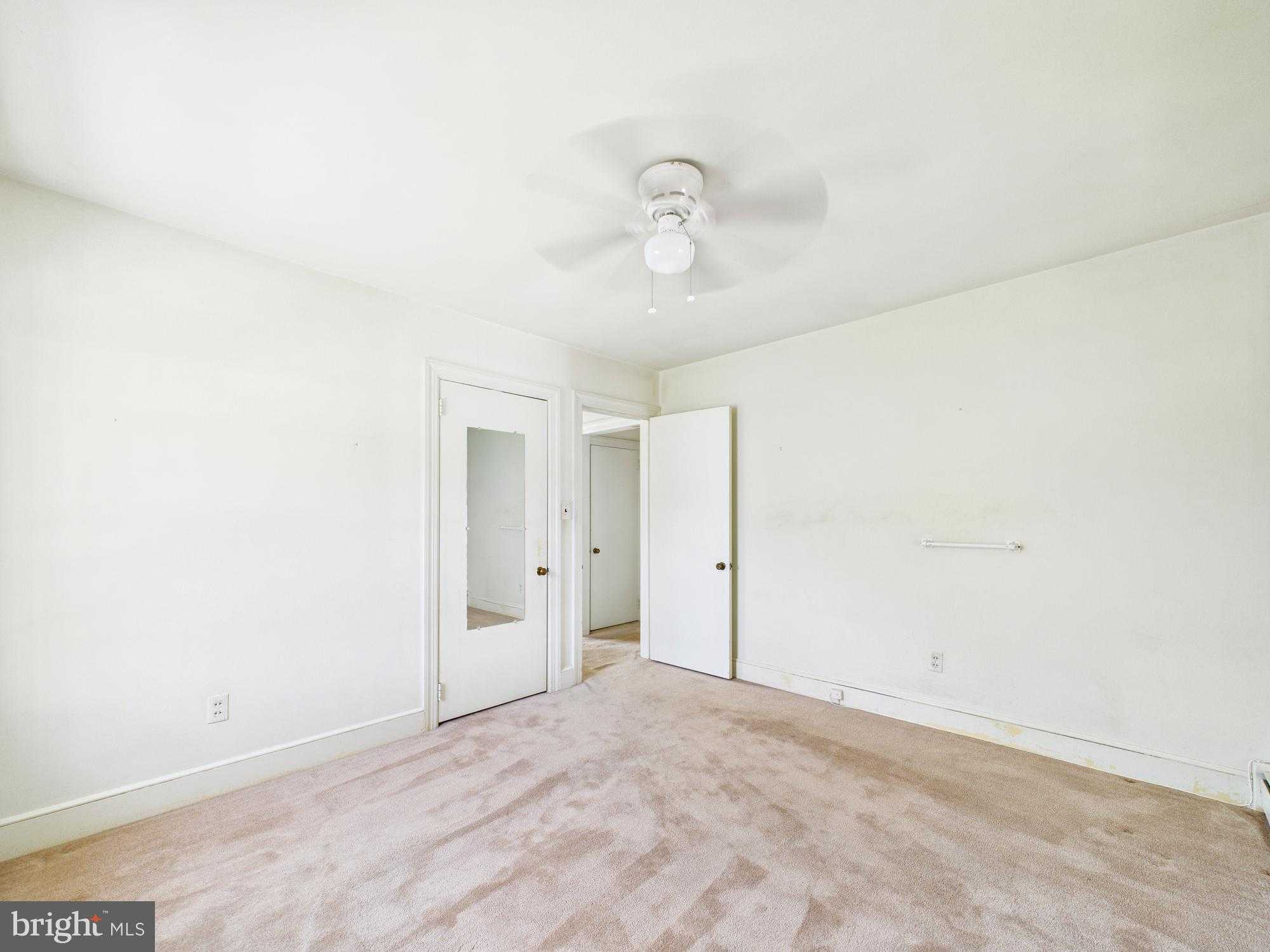 207 Bloomingdale Ave photo 24