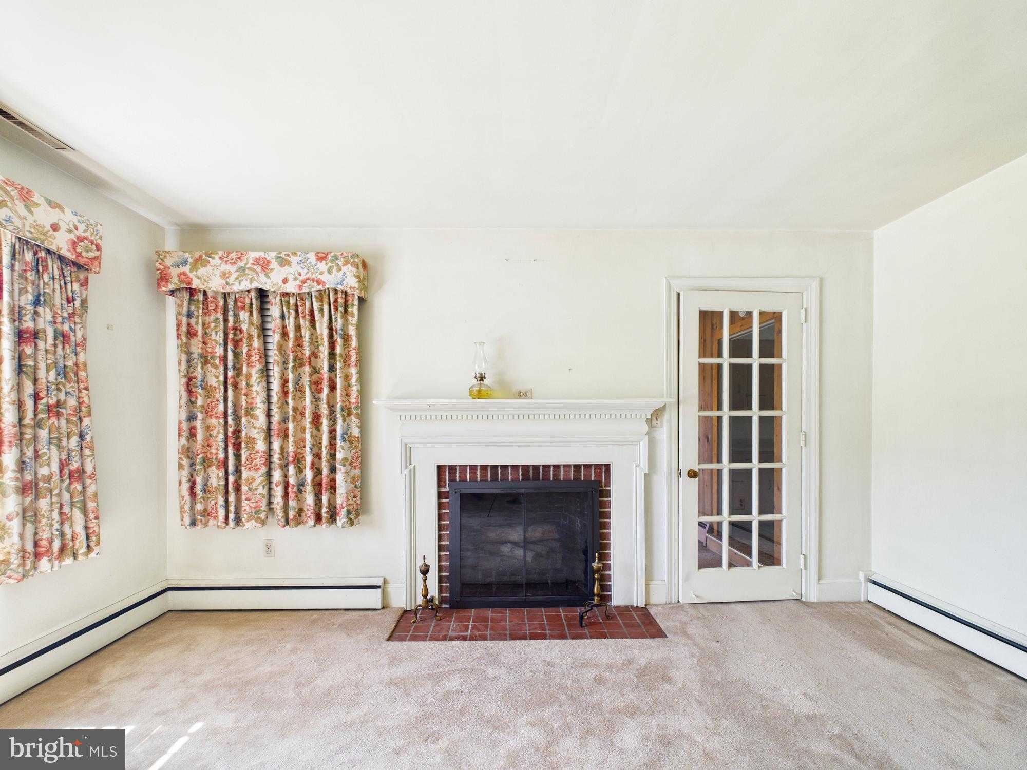 207 Bloomingdale Ave photo 6