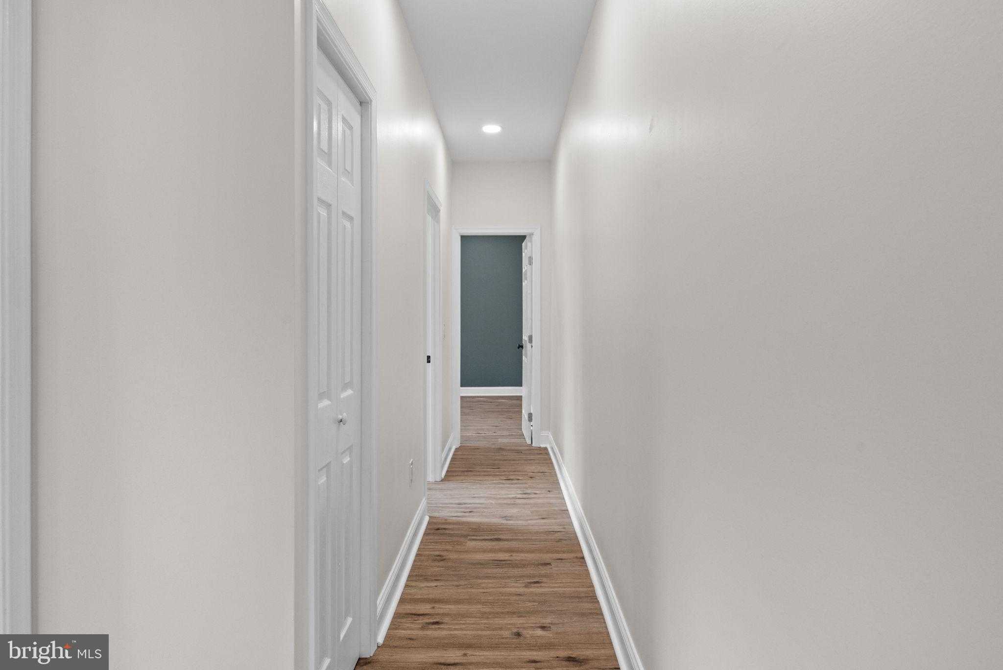 1043 E Chelten Ave photo 32