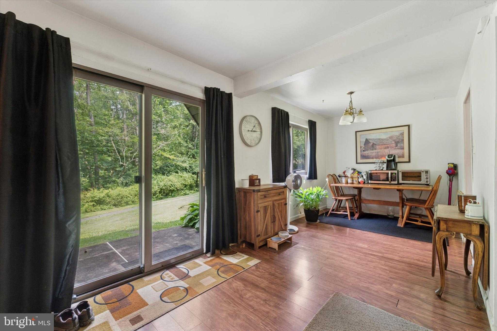 815 Painters Xing photo 5