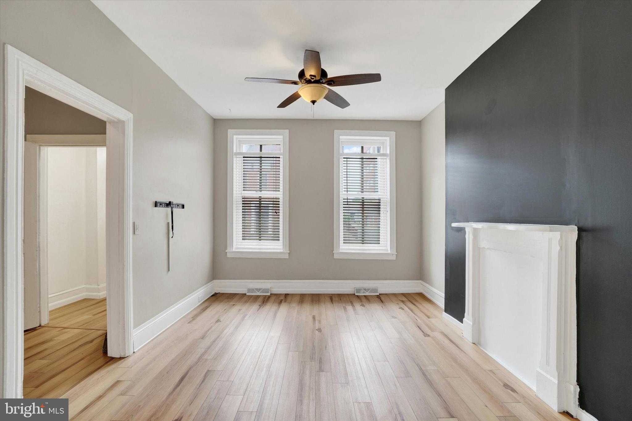 238 W Philadelphia St photo 6