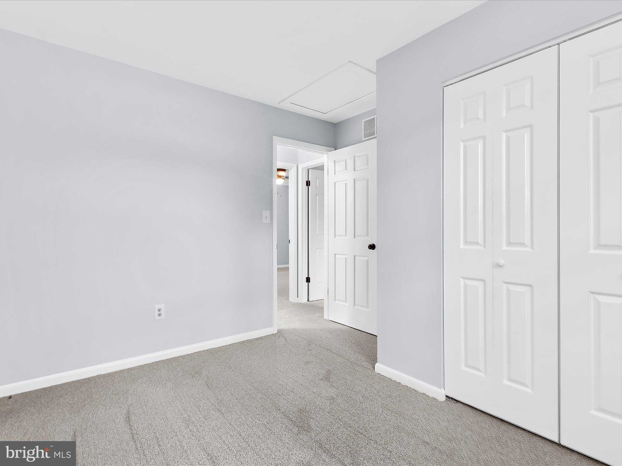 130 Clarence Ave photo 20