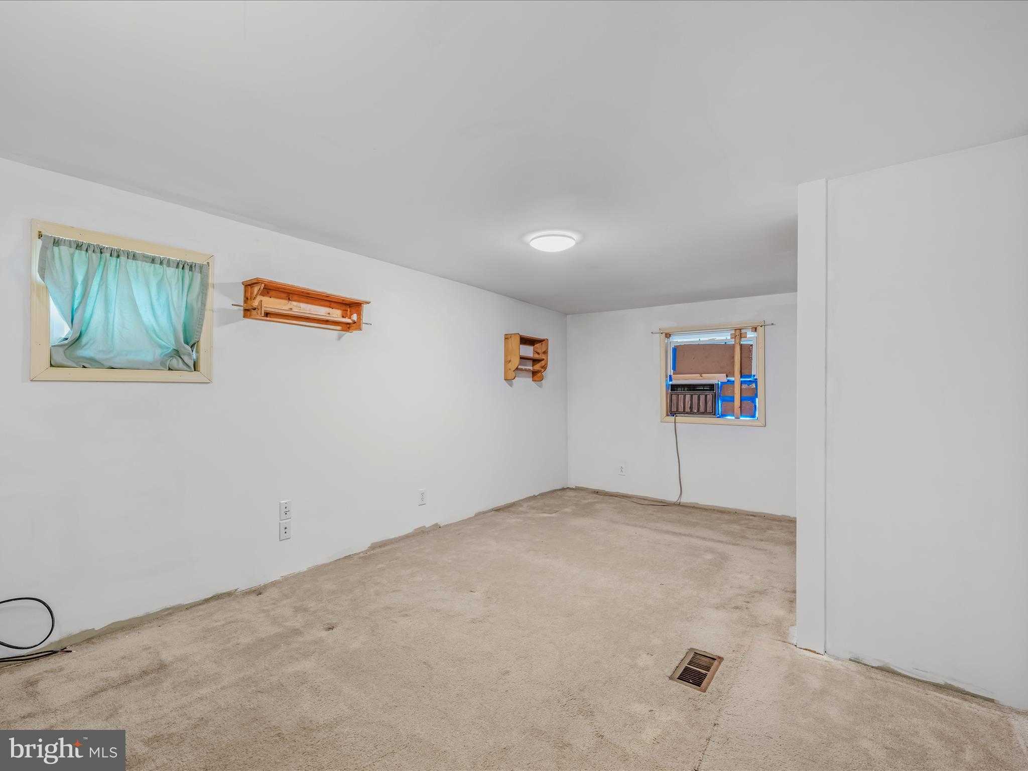 564 Shade Ln photo 15