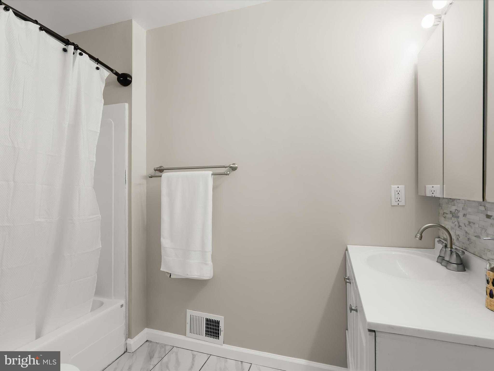 10901 Moxley Rd photo 100