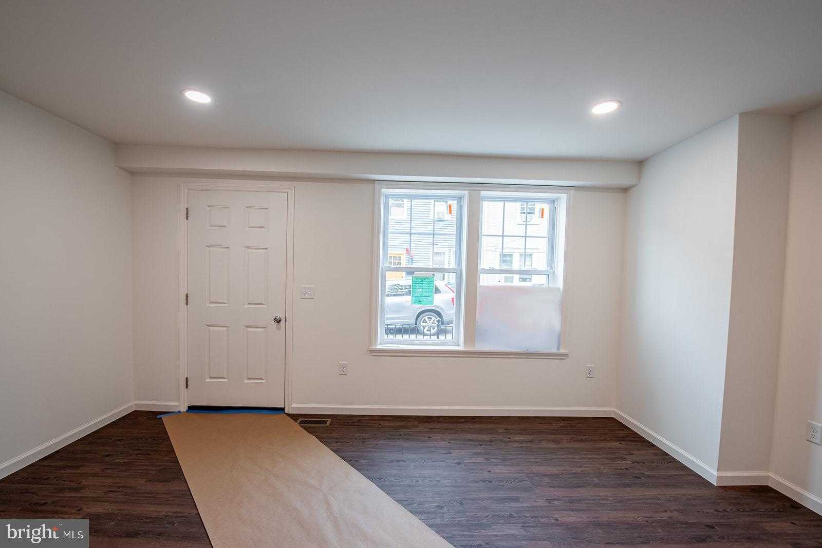 506 Beaver St photo 2