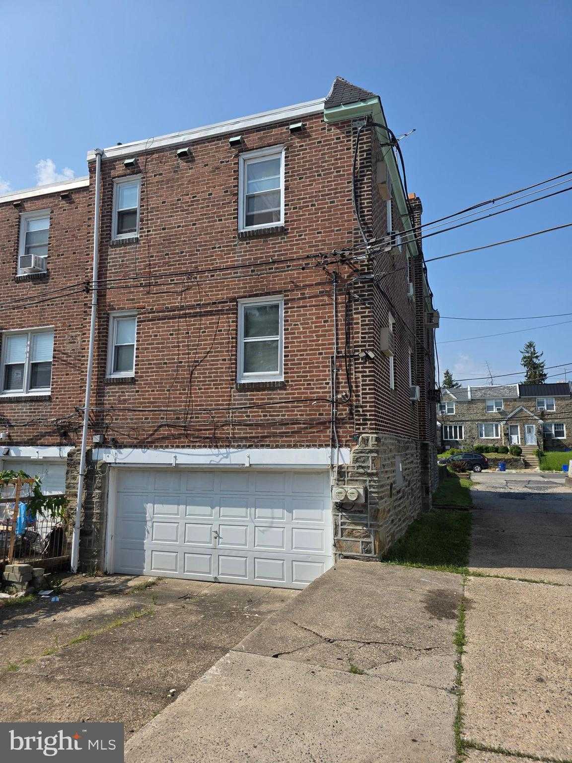 2711 Unruh Ave photo 30