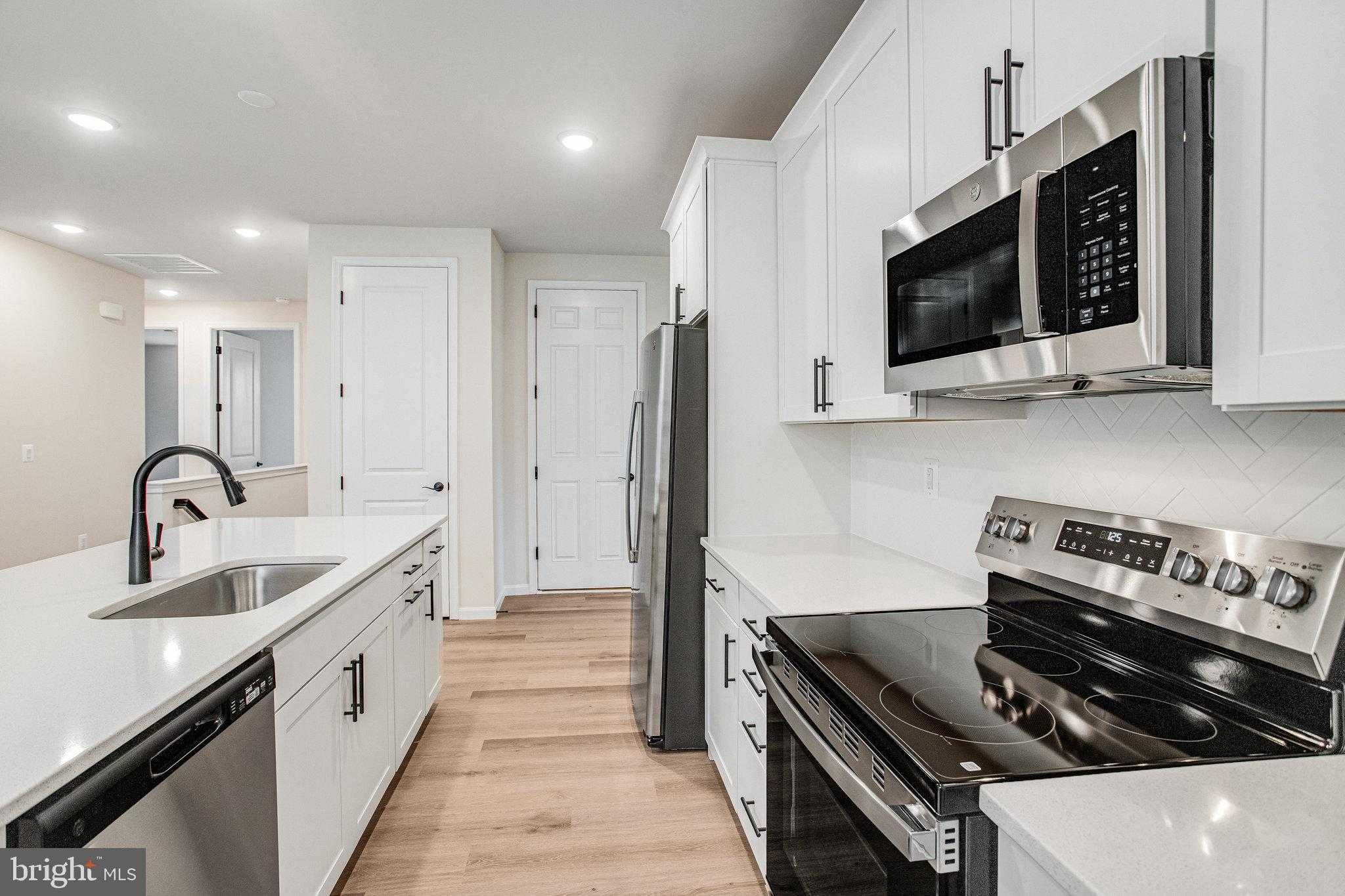 7106 Braxton Ct photo 9