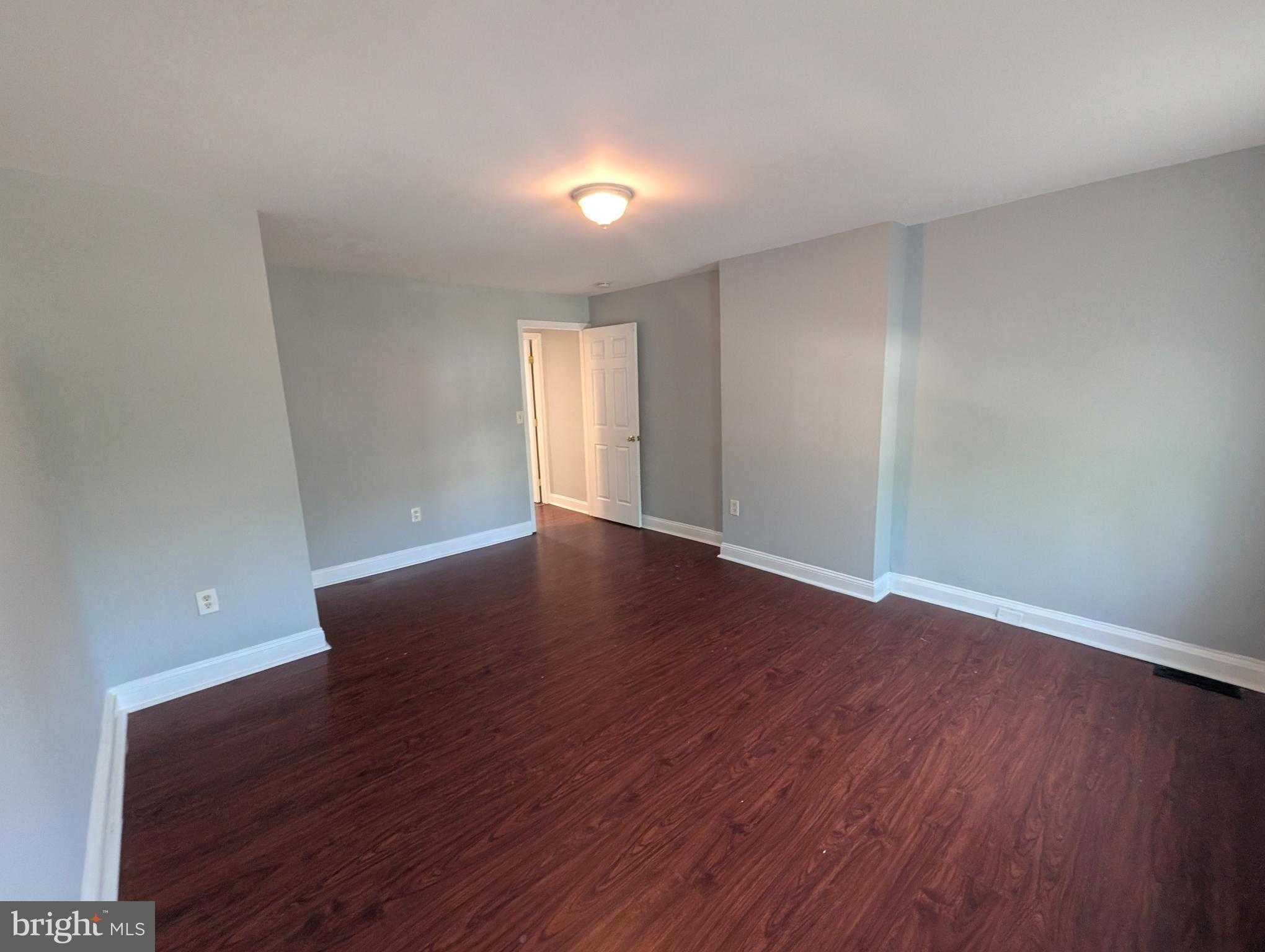 1835 N Bond St photo 17