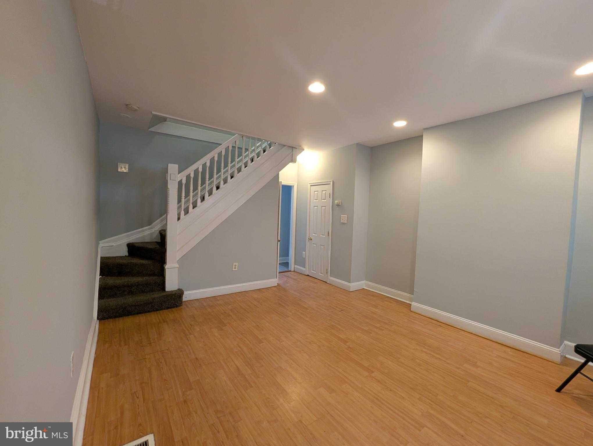 1835 N Bond St photo 2