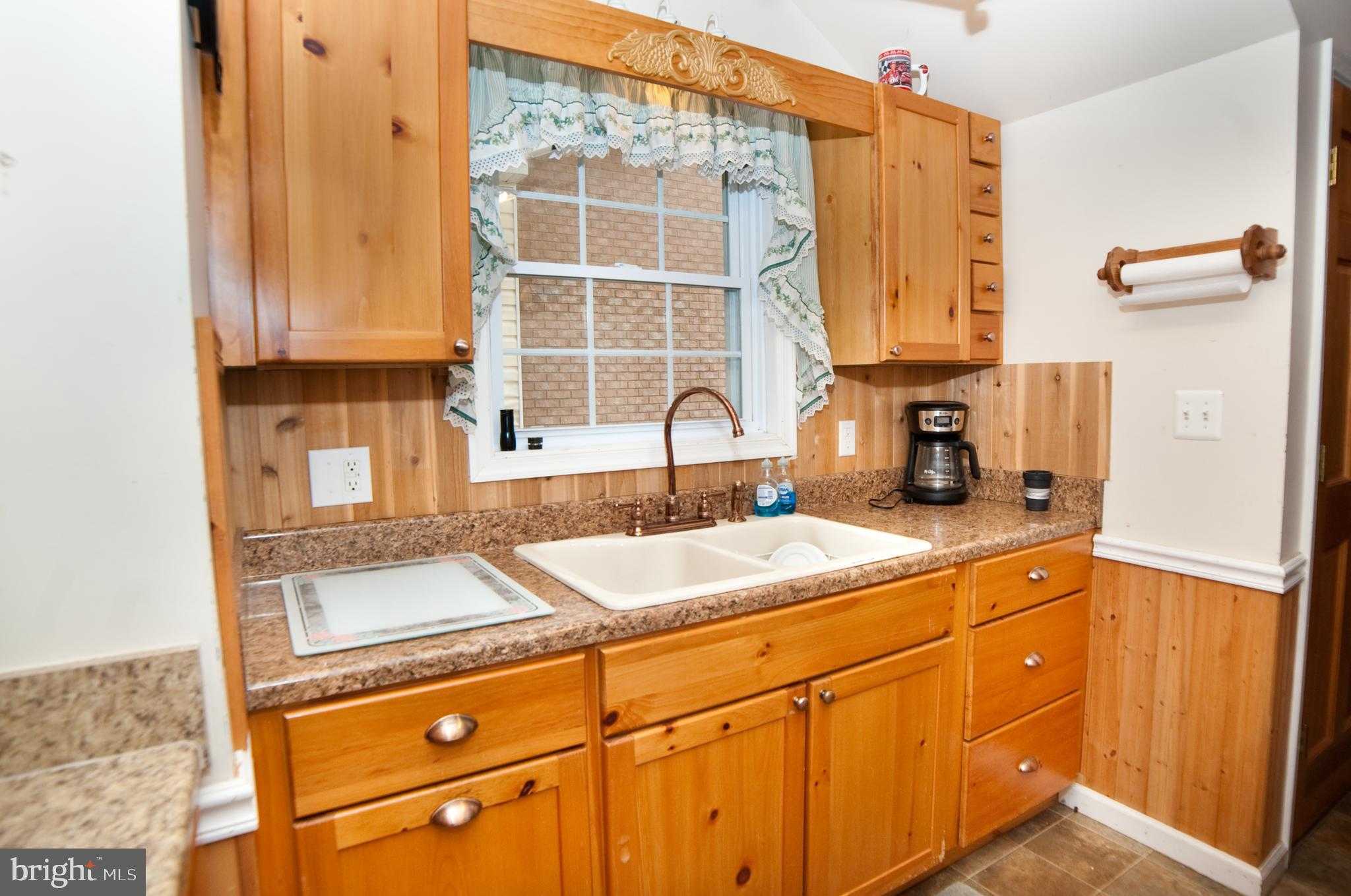 590 Carlyle Rd photo 26