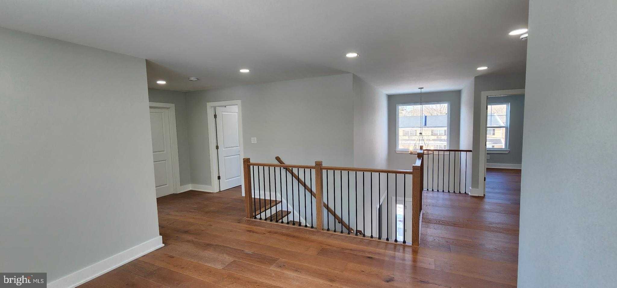 11b Fairview Ave photo 24