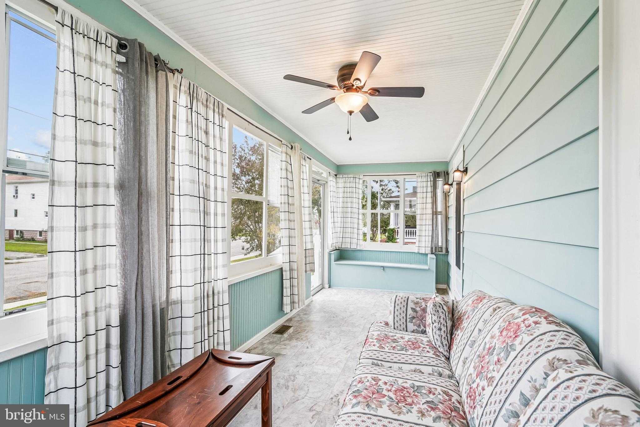 16 Columbia Ave photo 5