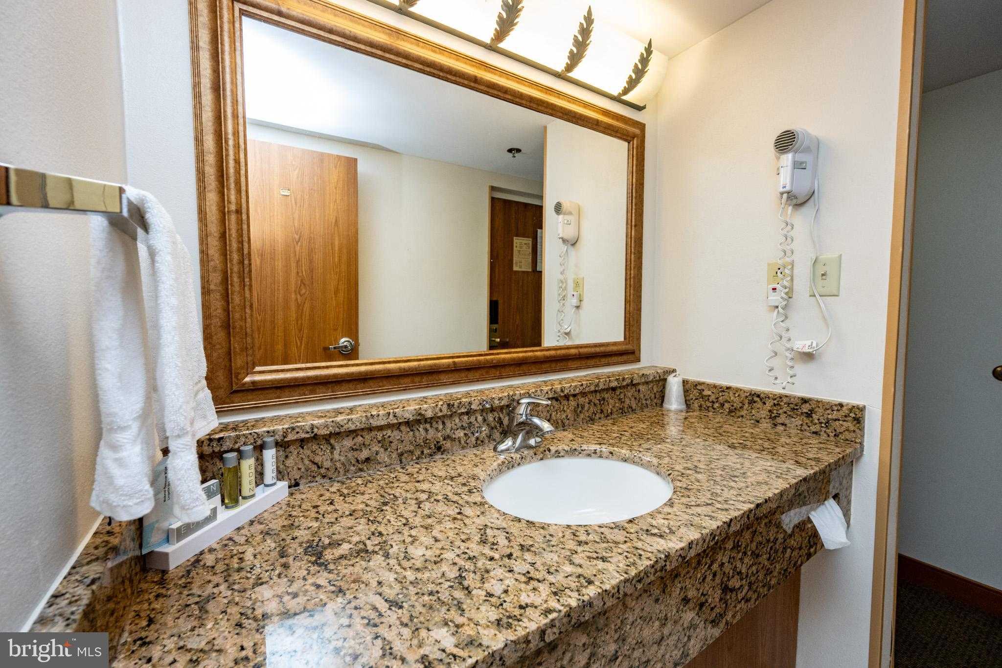 290 Marsh Hill Rd # 702k photo 19