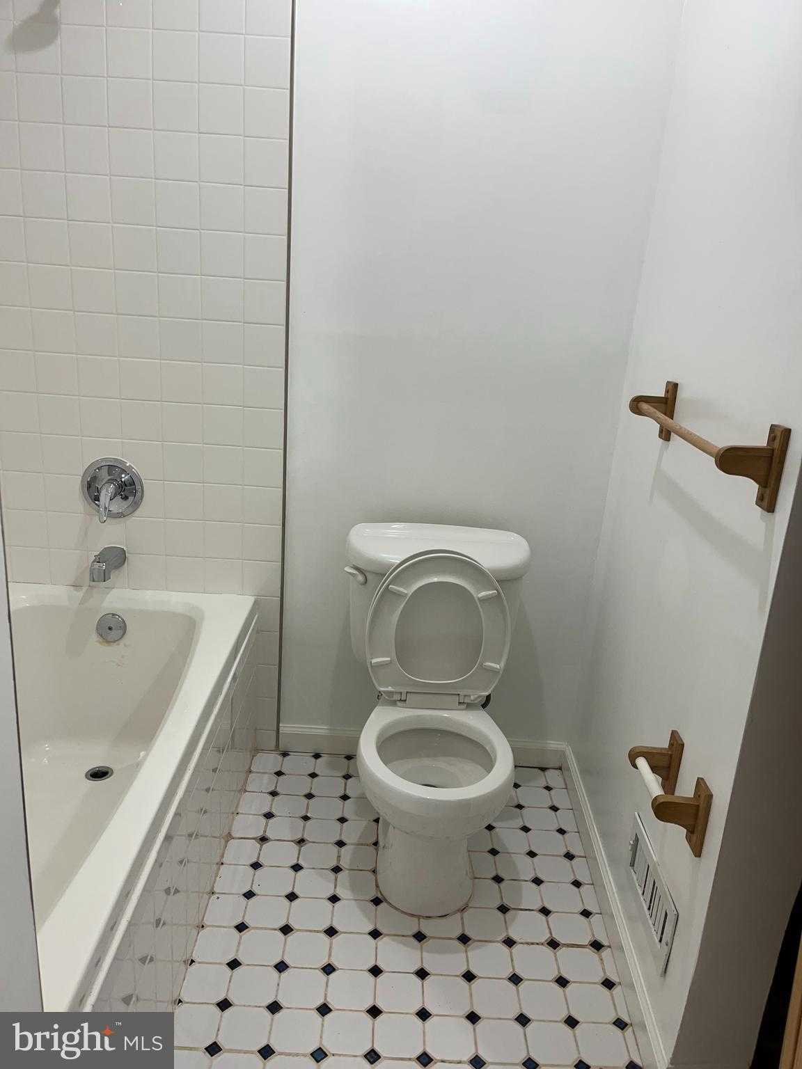 7502 Contee Rd photo 17