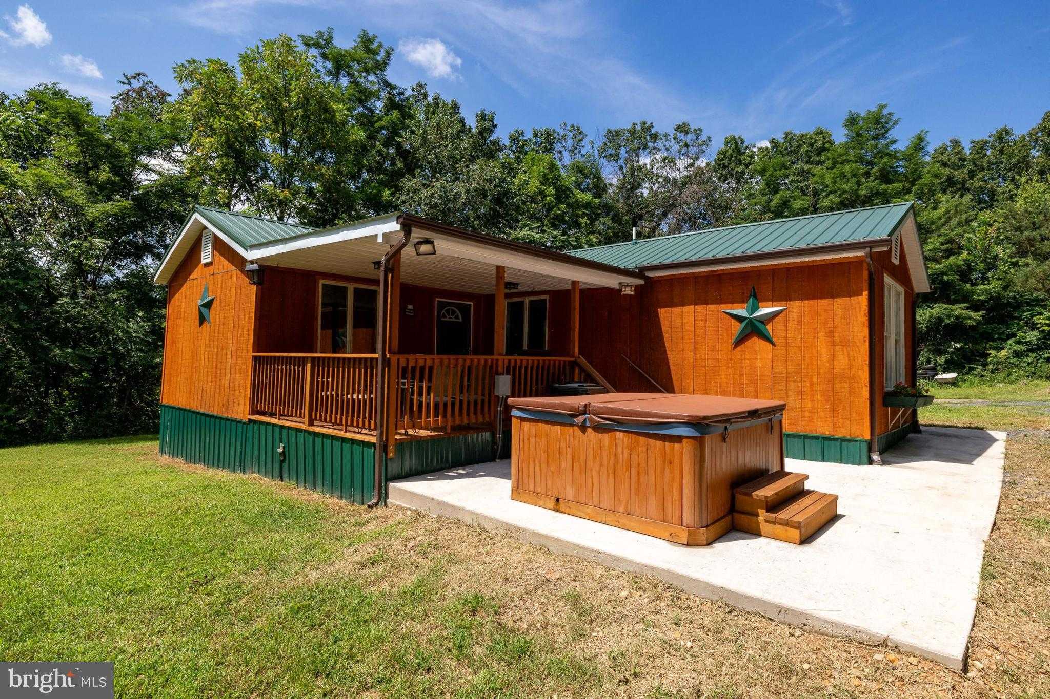 114 Americana Rd photo 2