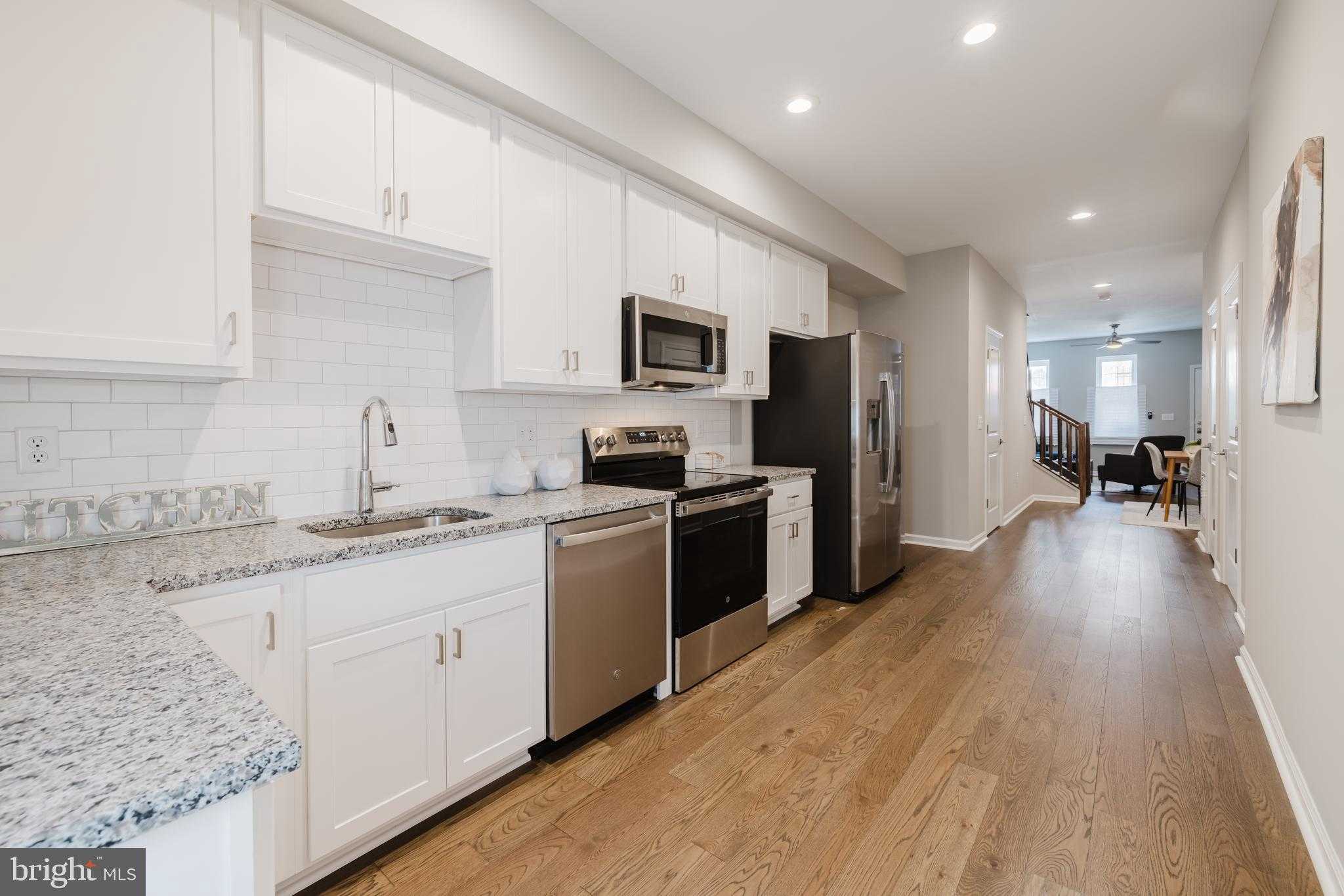 711 E Preston St photo 12