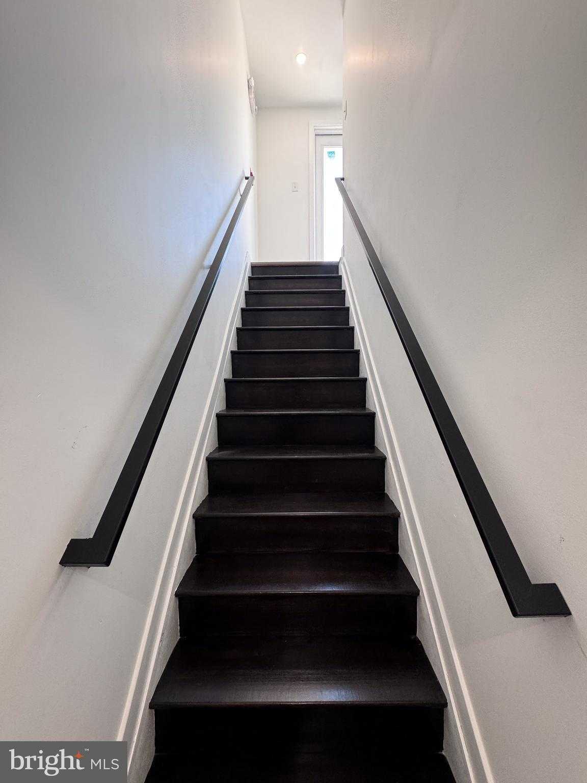 2440 Clifford St photo 14