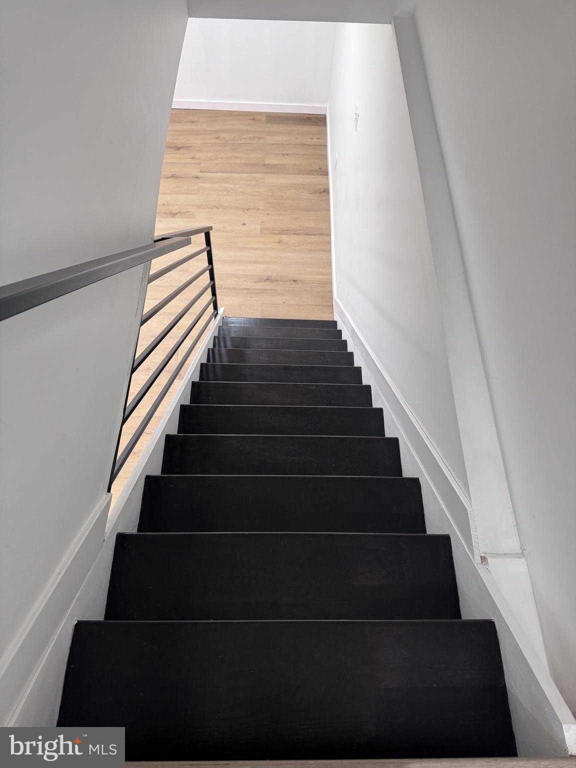 2440 Clifford St photo 7