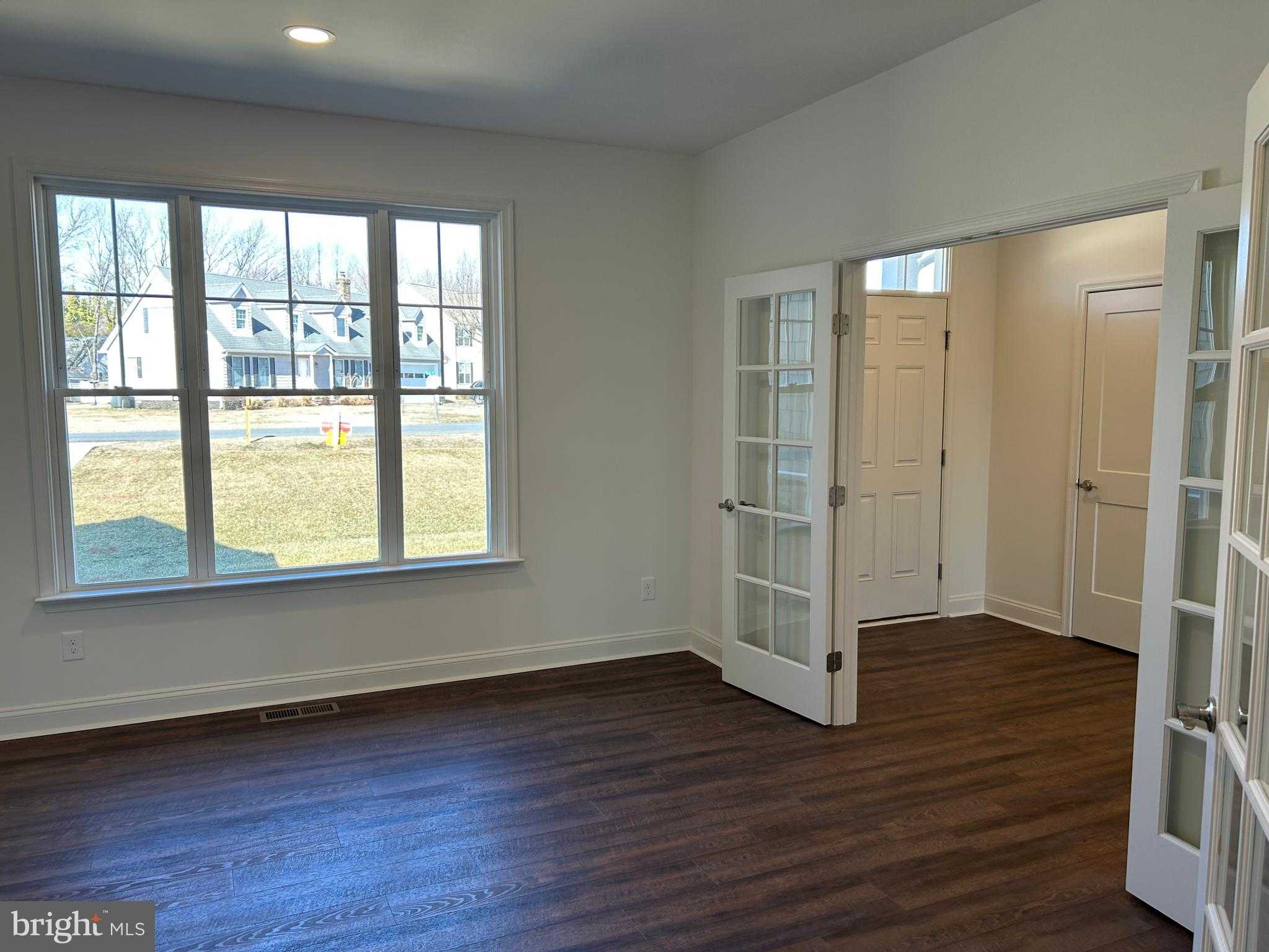 312 Queens Colony High Rd photo 41