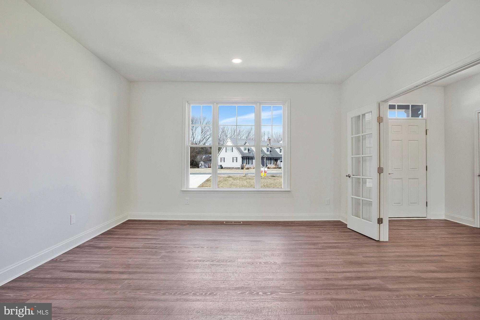 312 Queens Colony High Rd photo 48