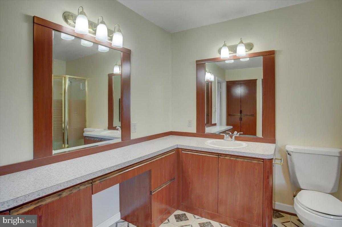 533 Hilltop Cir photo 25