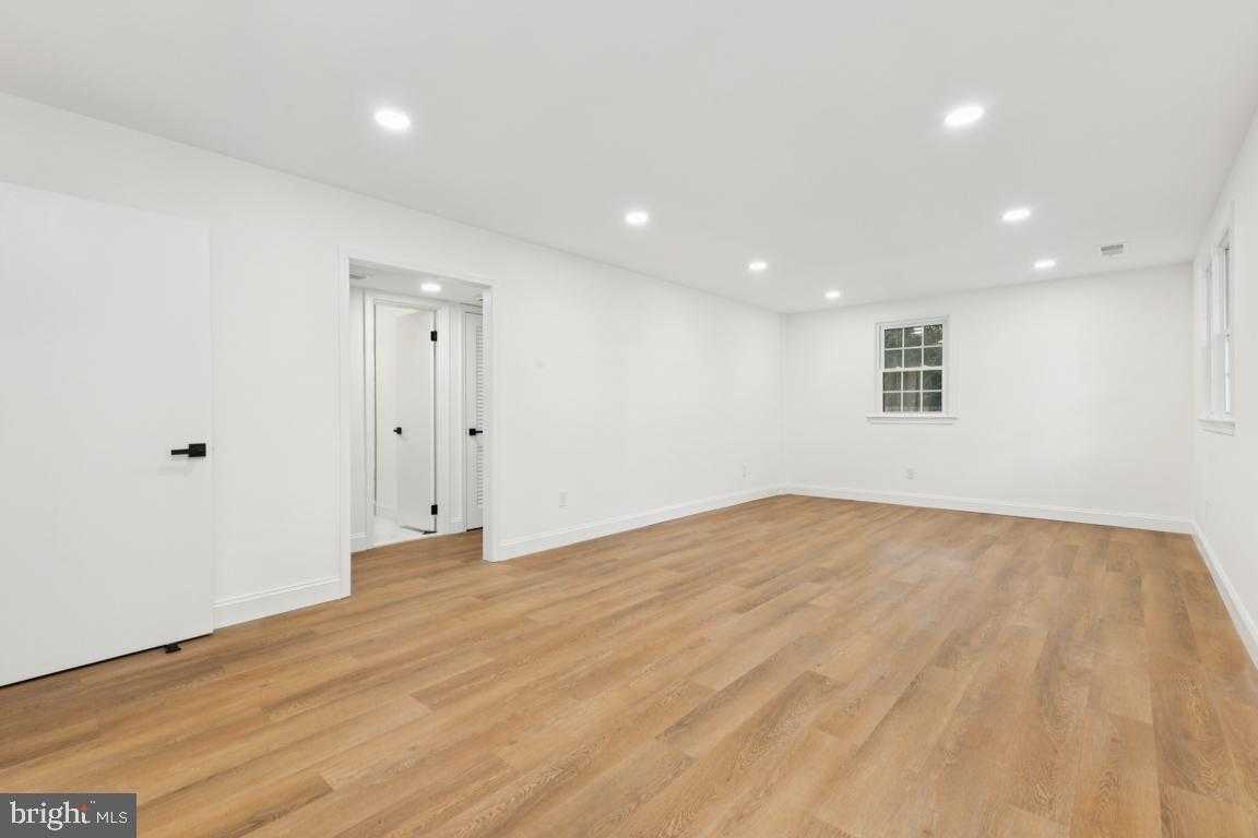 3209 Military Rd photo 33