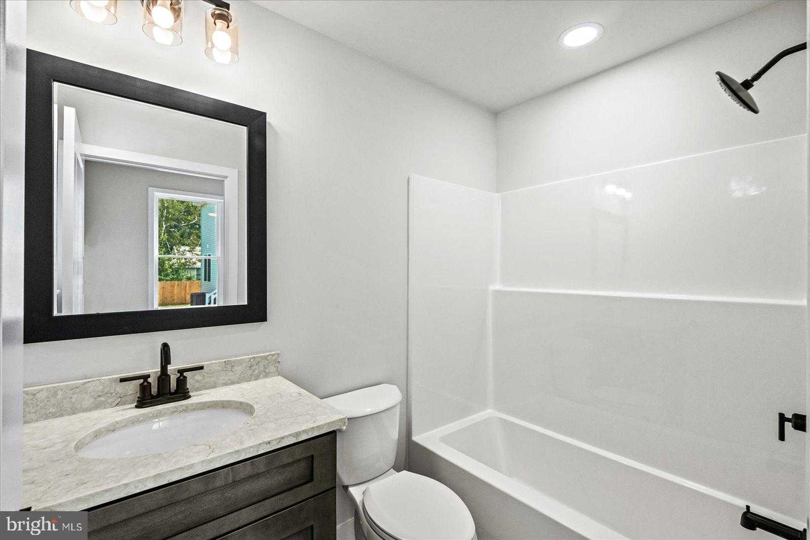 702 Taggart St photo 19