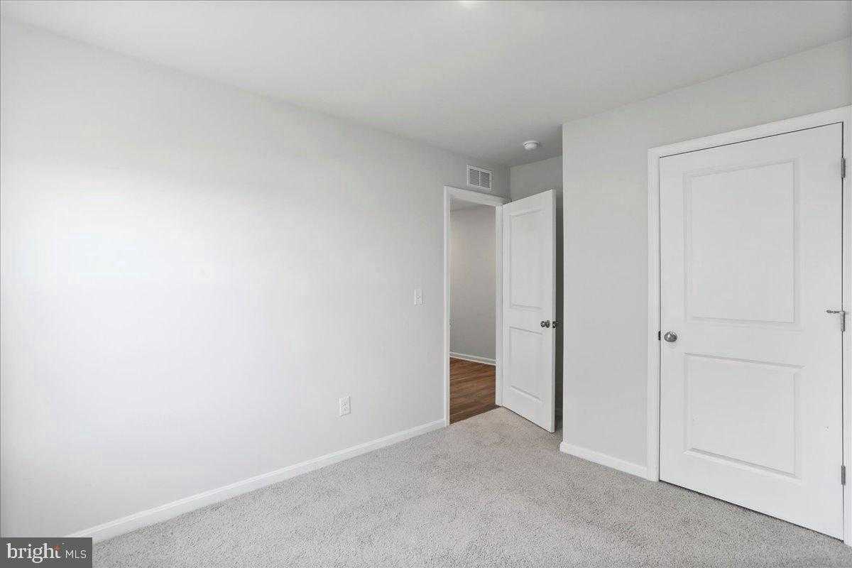 98 Saber Dr photo 17