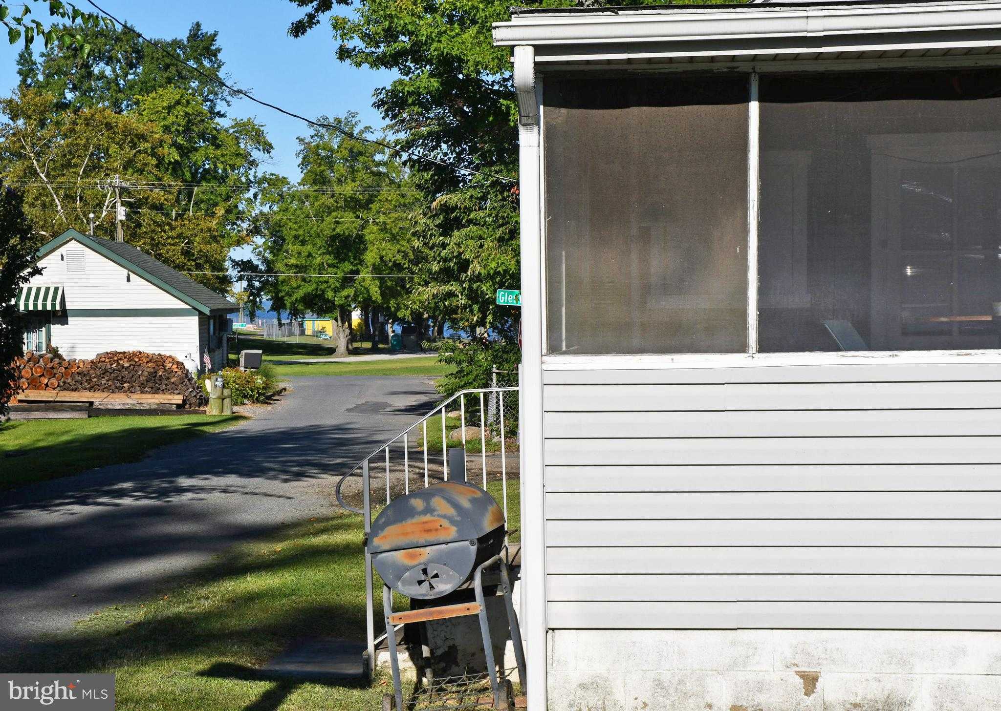 2 Glenwood St photo 3