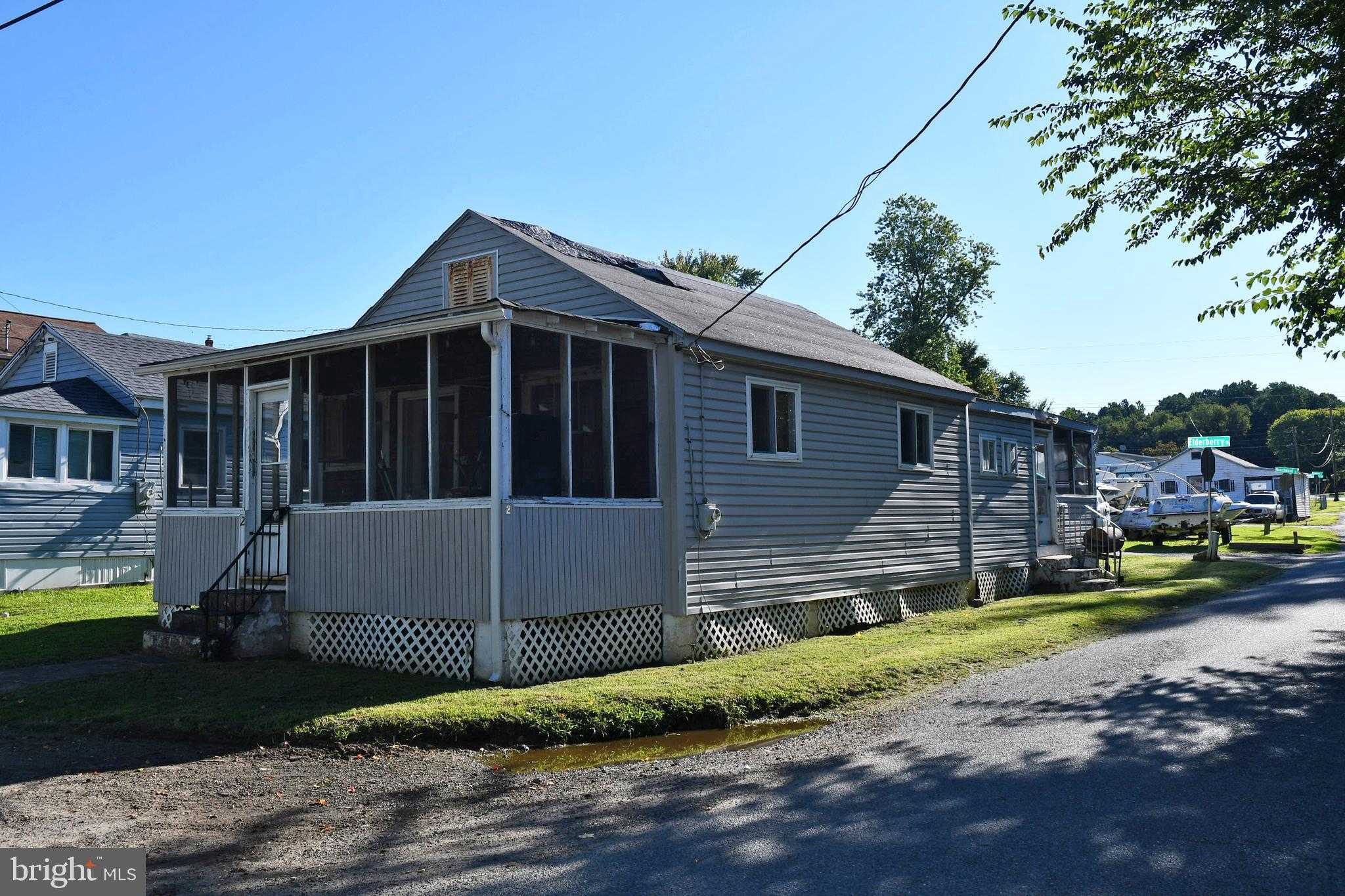 2 Glenwood St photo 6