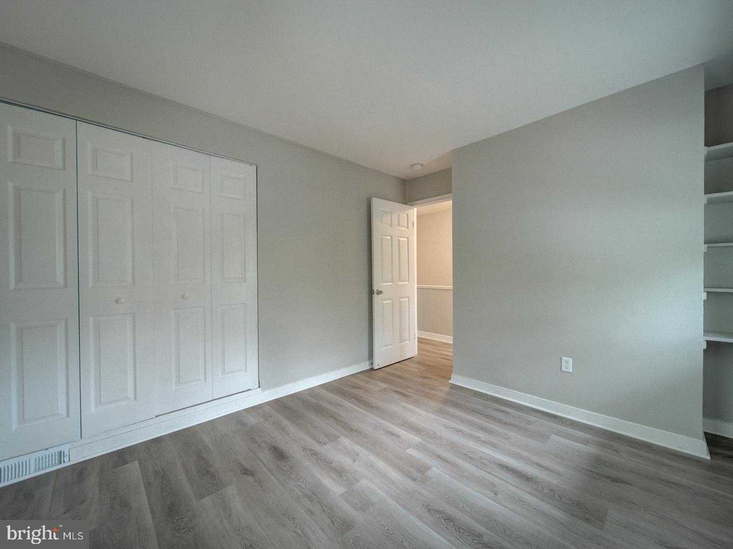 8001 Barlowe Rd photo 23