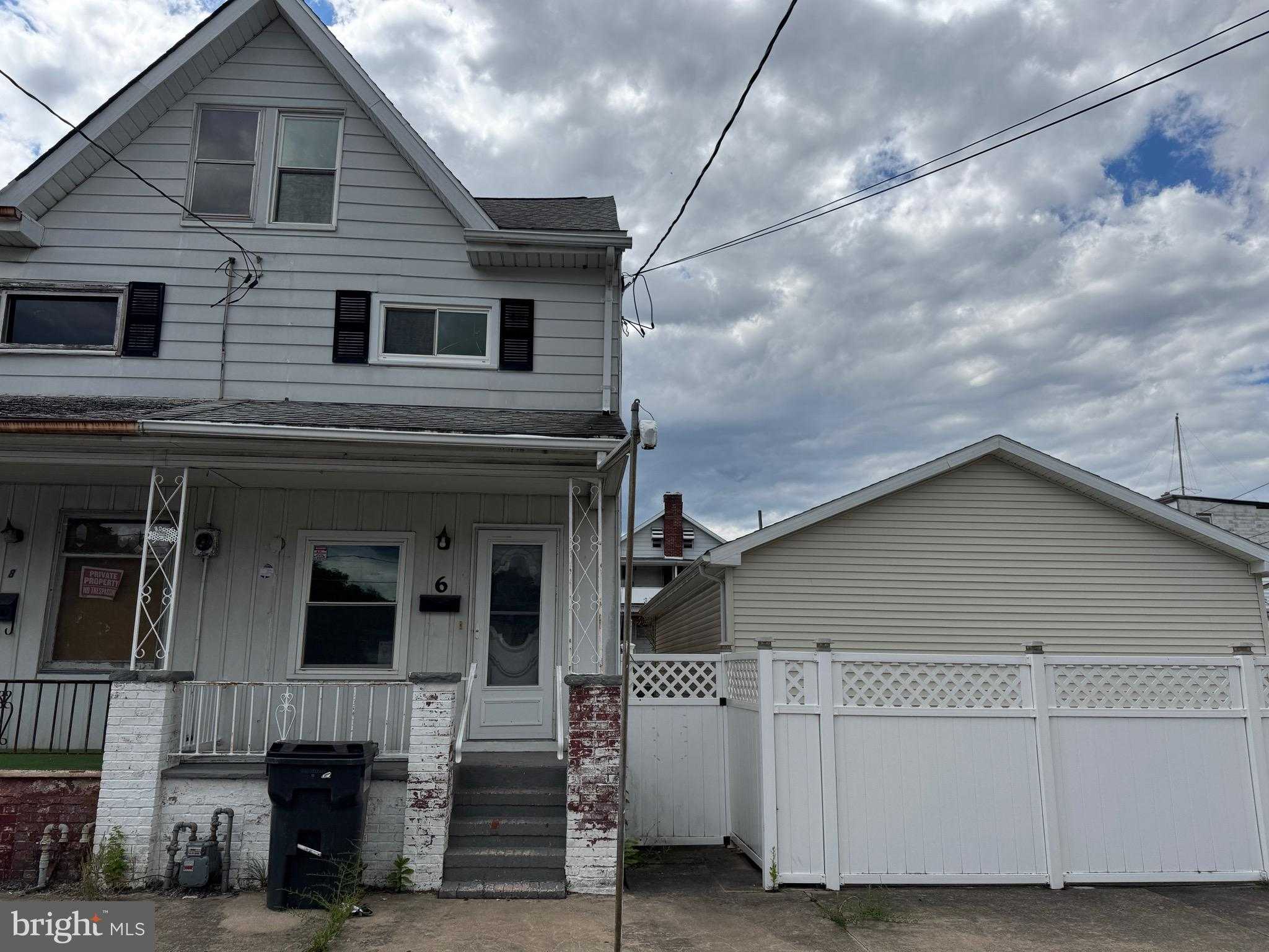 6 S Spruce St photo 2