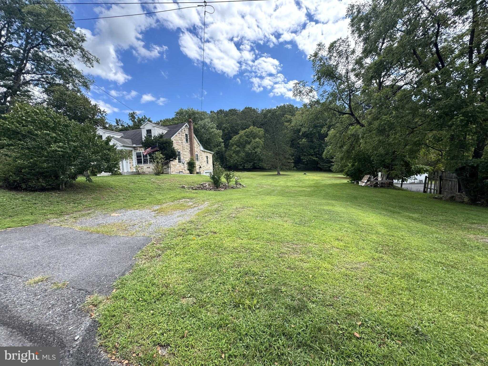 363 N Walnut St photo 30