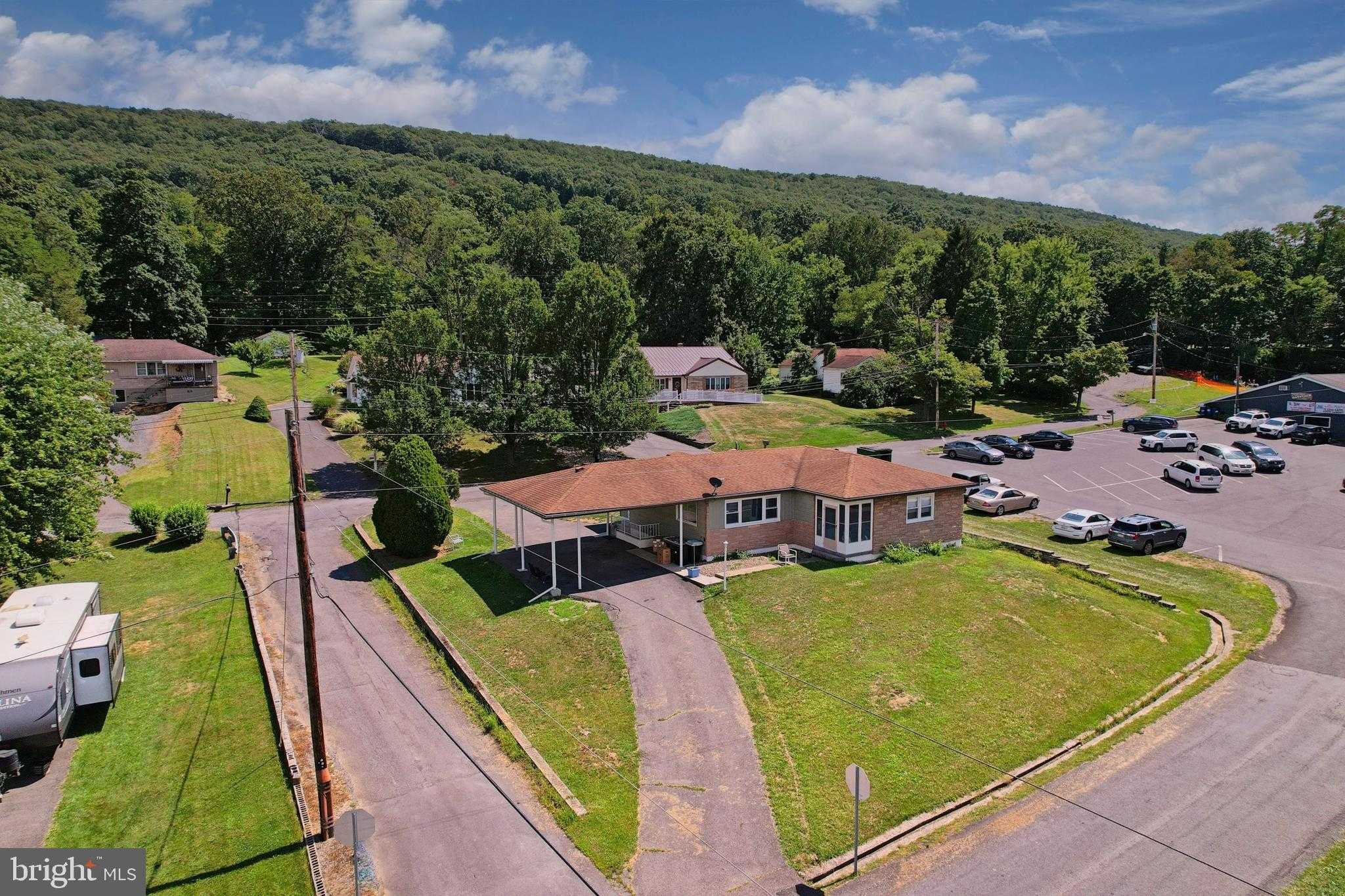 14 Clubhouse Rd photo 11