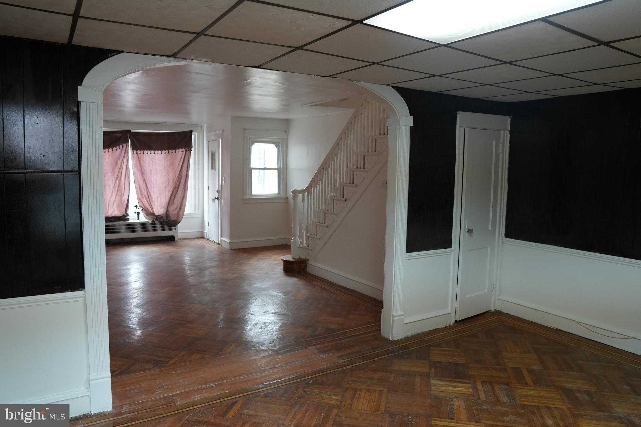 1980 Penfield St photo 3