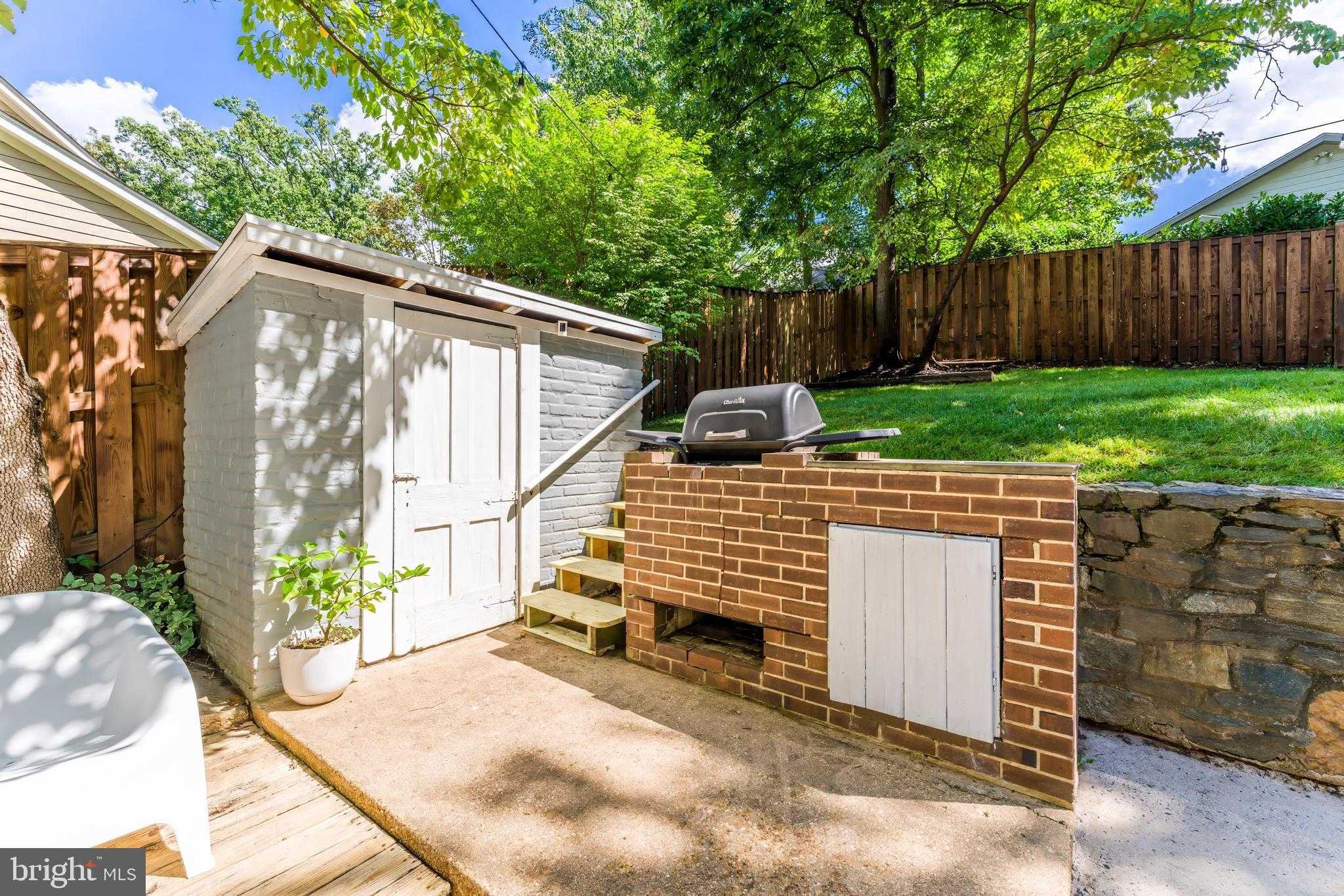 1939 Virginia Ave photo 85