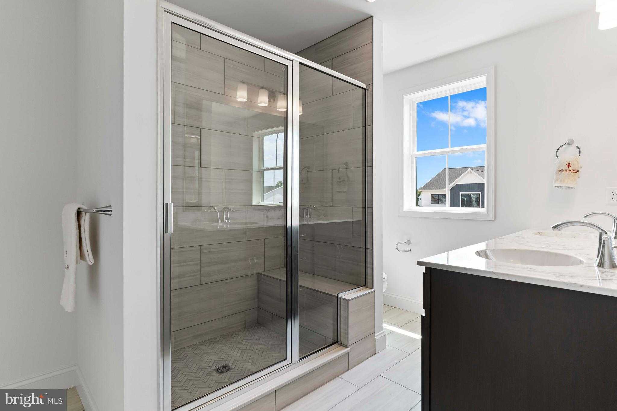 653 Brittany Dr photo 20